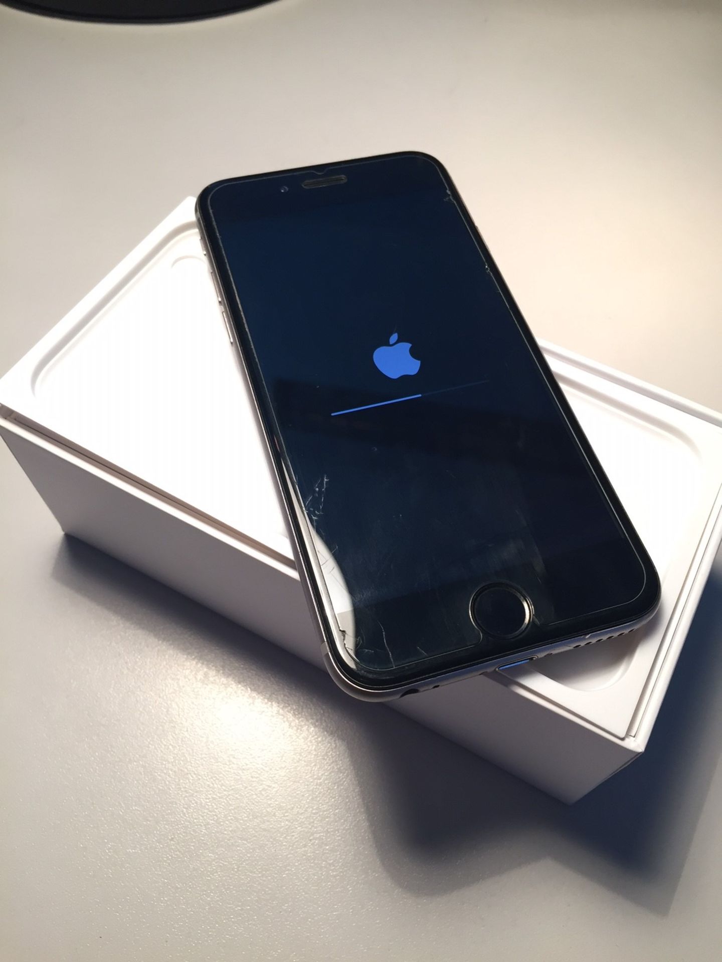 APPLE IPHONE 6 UNLOCKED 64GB - COMES BOXED WITH ALL ORIGINAL ACCESSORIES - Image 2 of 11