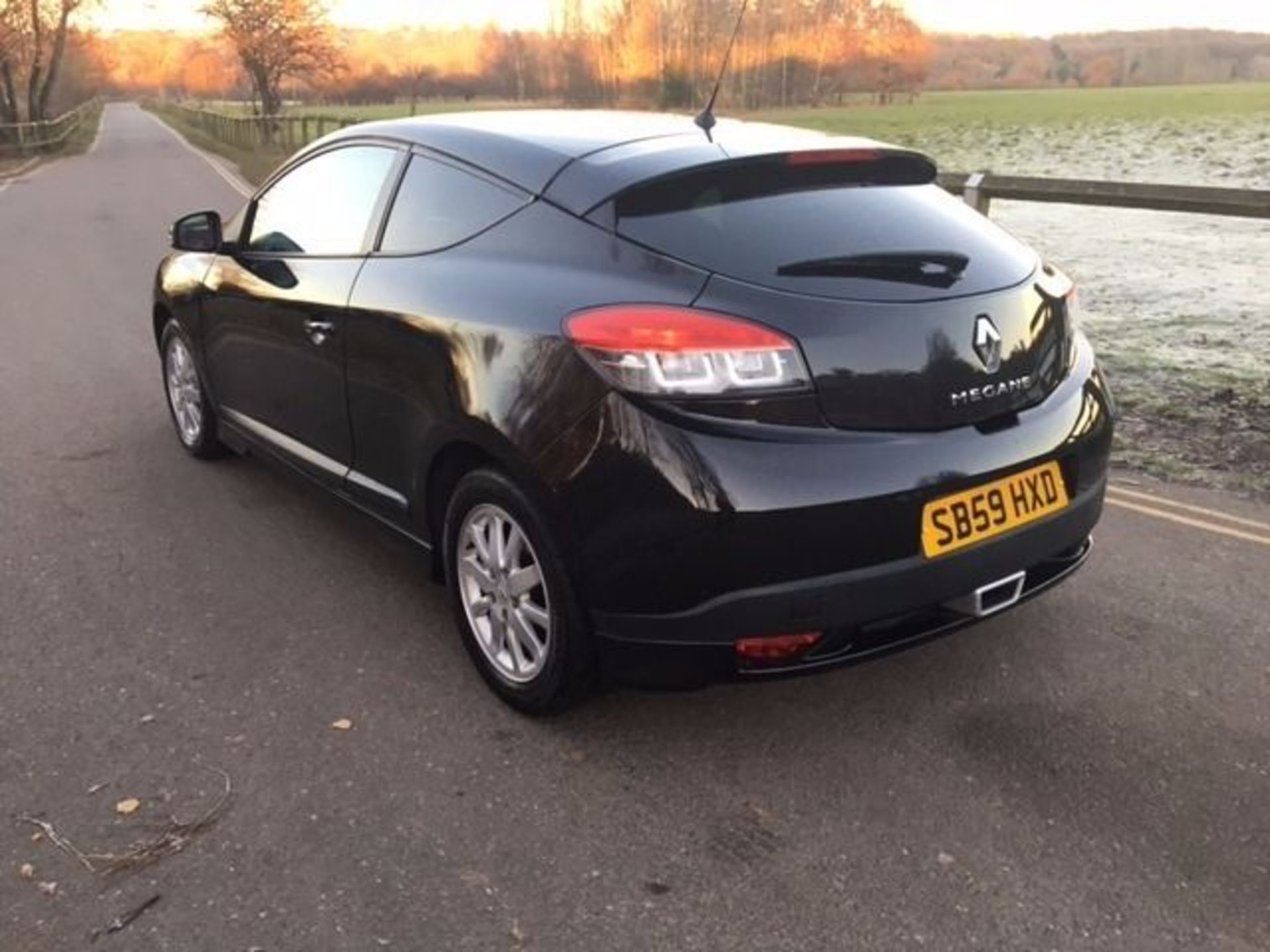 2009 RENAULT MEGANE 1.6 EXPRESSION VVT 110 BHP WITH RS BODY STYLING KIT. 55K MILES 12 MONTHS MOT. - Image 5 of 9