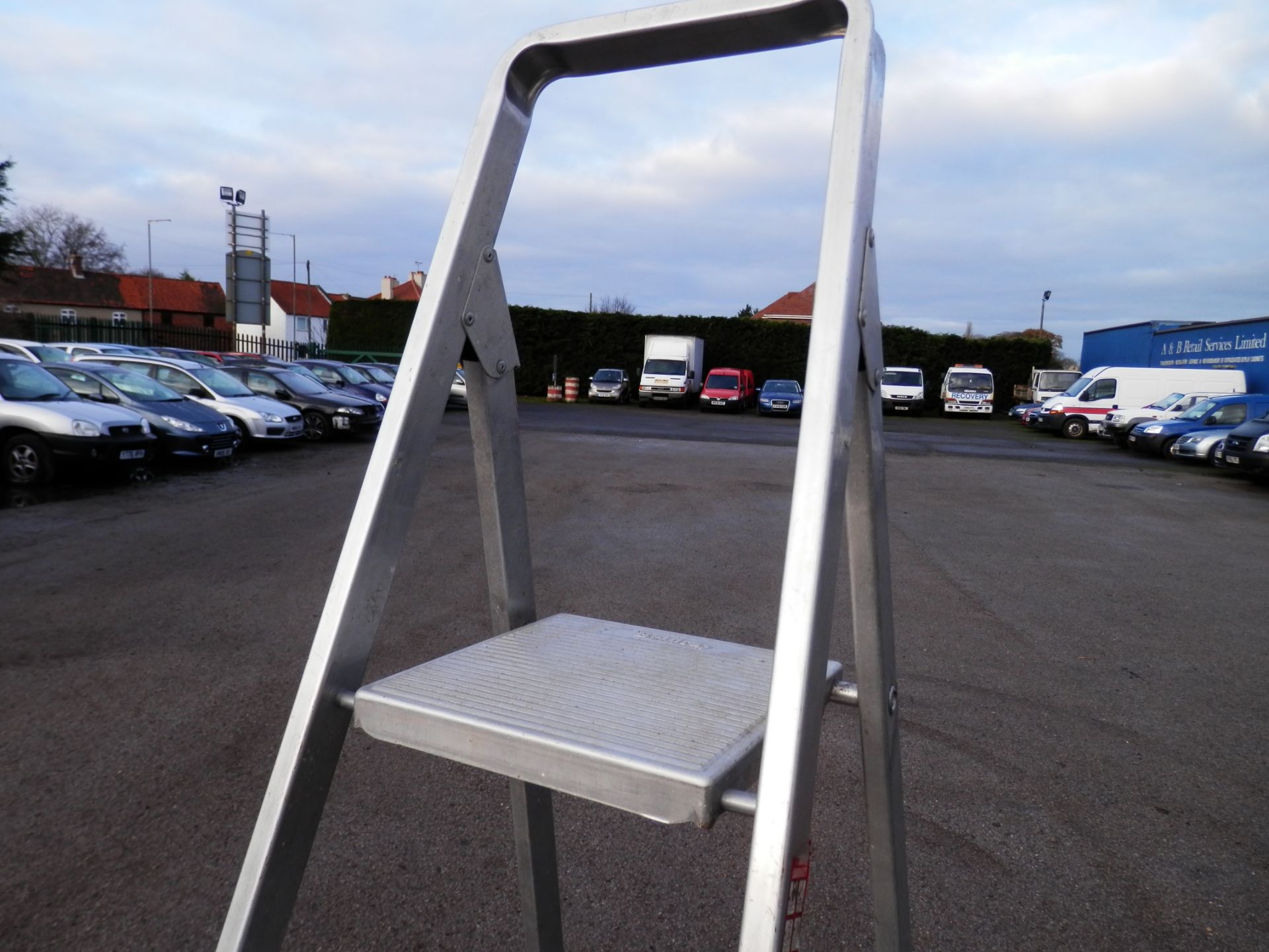 SET OF FOLDING ALUMINIUM STEP LADDERS, NO RESERVE - Image 4 of 4