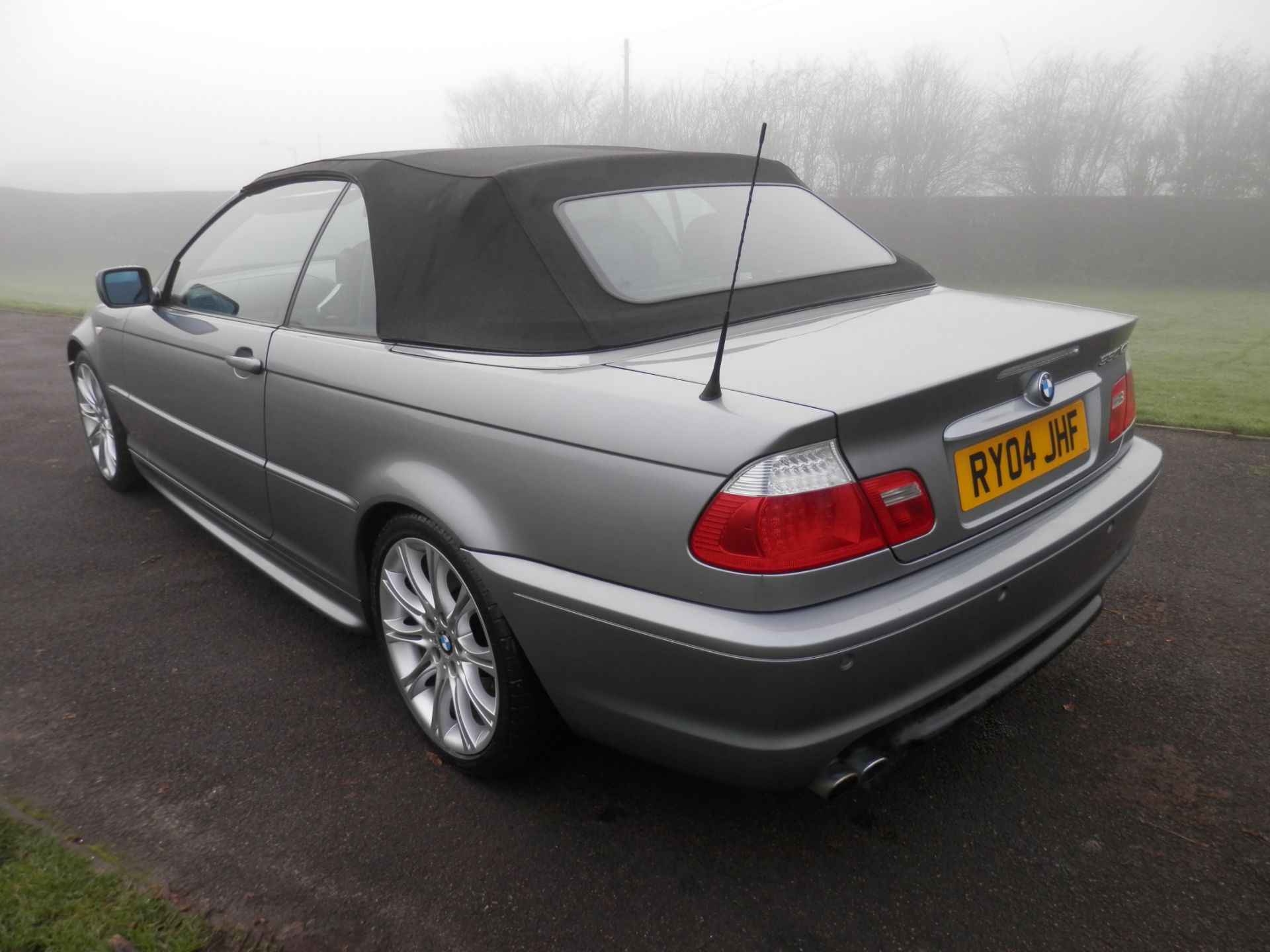 2004/04 BMW 330 CI M-SPORT COUPE SPORTS AUTO CONVERTIBLE, SILVER WITH BLACK LEATHER, ONLY 69K MILES. - Image 10 of 21