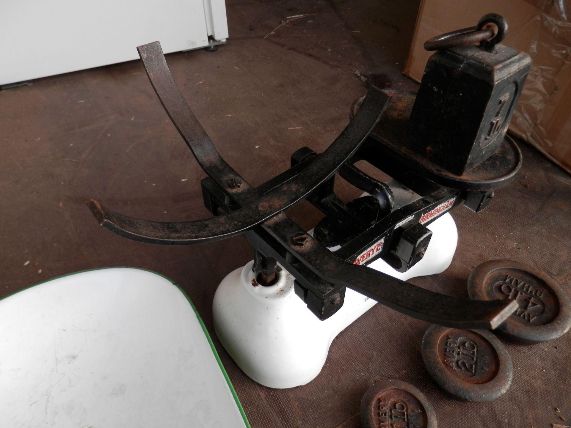 1 X SET OF VINTAGE W.TAVERY SHOP WEIGHING SCALES WITH WEIGHTS. - Image 5 of 5