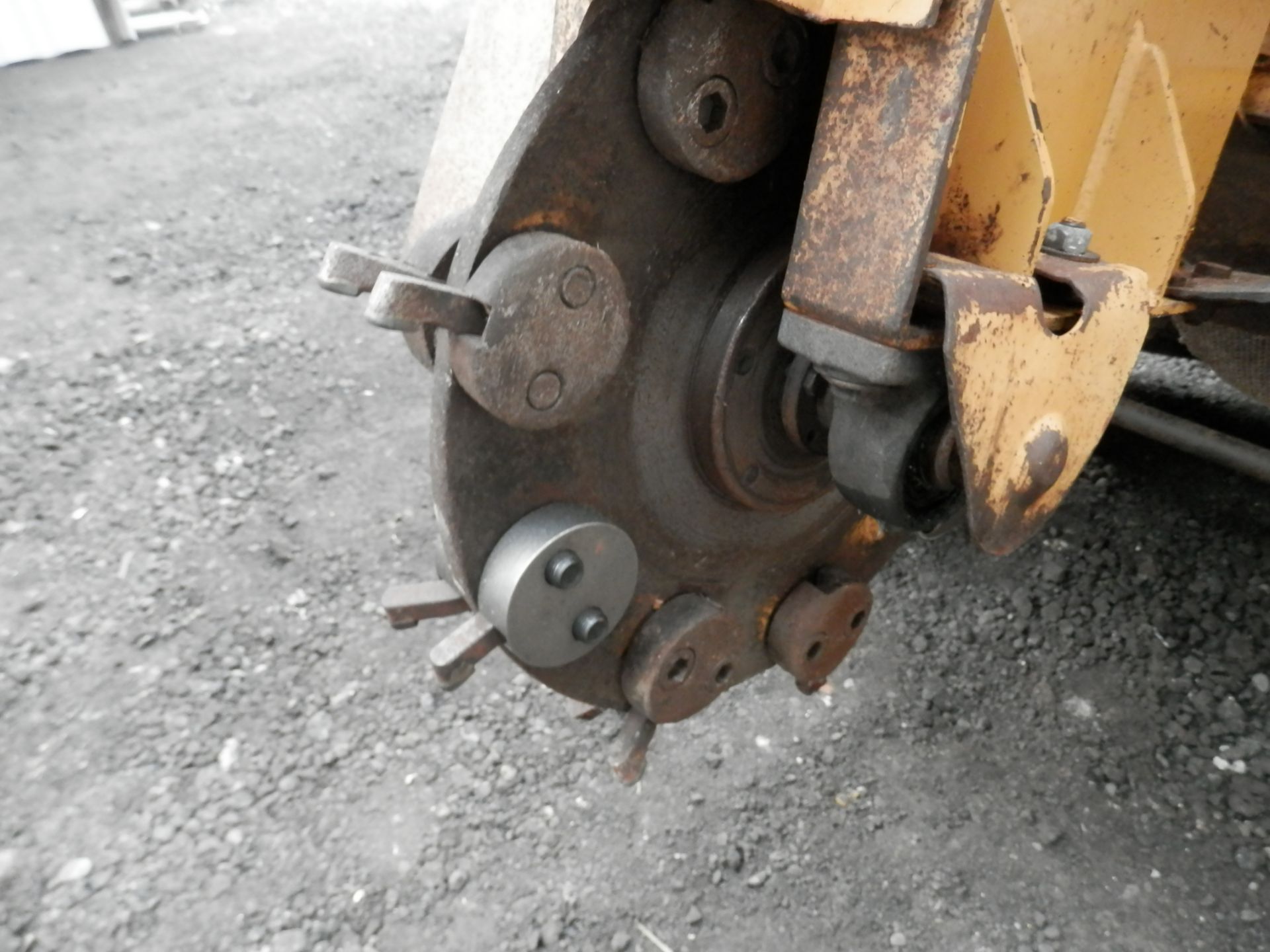 WORKING RAYCO RG1625 SUPER JUNIOR AMERICAN MADE STUMP GRINDER. WILL CHEW THROUGH JUST ABOUT ANYTHING - Image 7 of 10