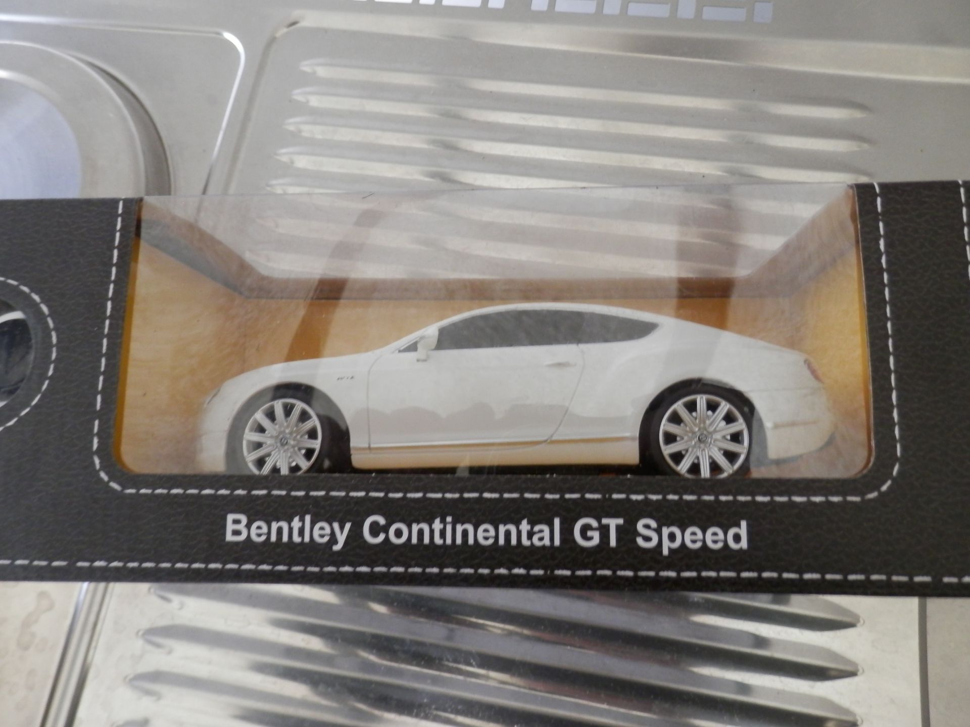 BENTLEY GT CONTINENTAL REMOTE CONTROL CAR, NEW, BOXED & SEALED. - Image 3 of 5