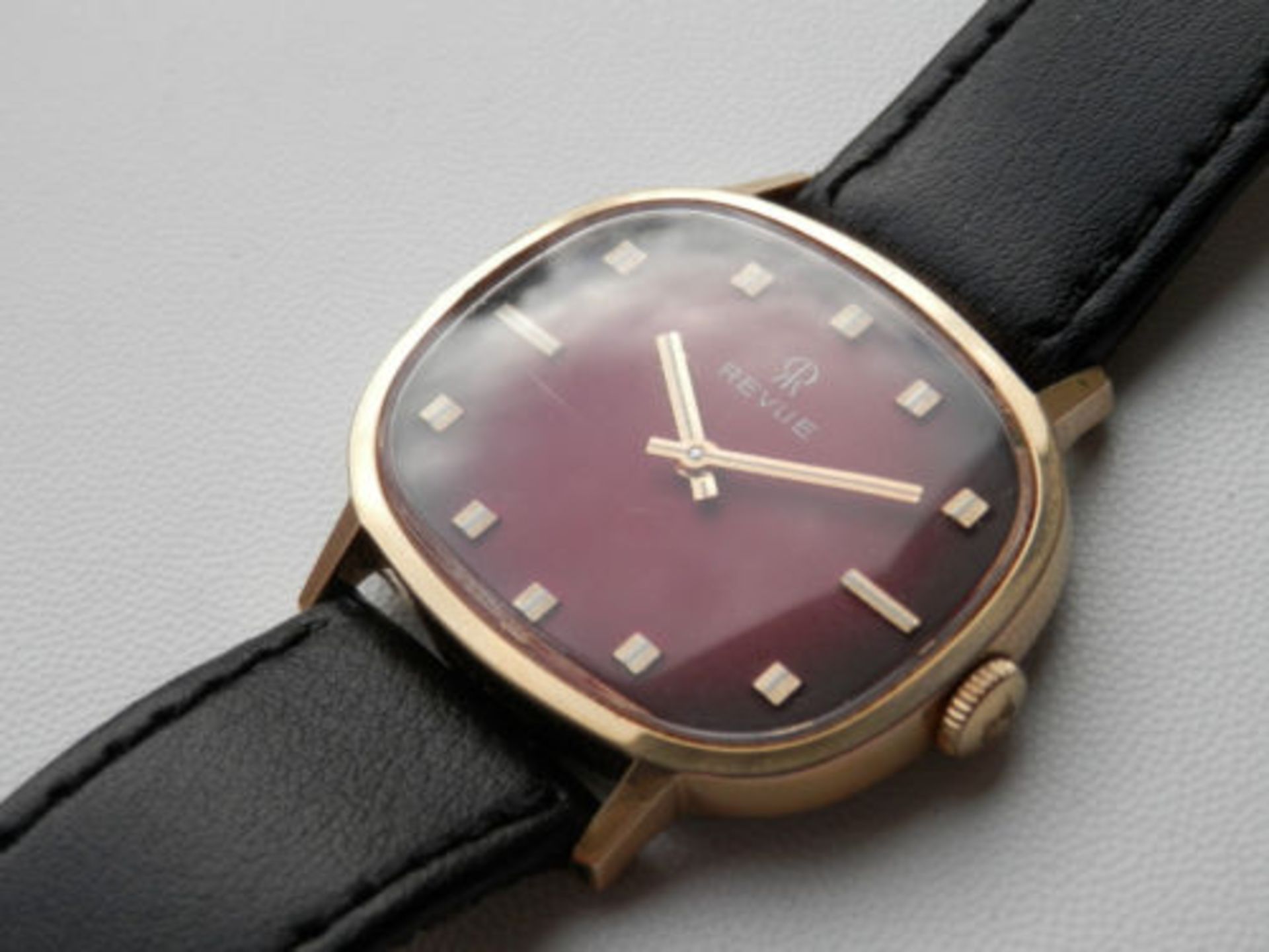 RRP £200+ RARE WORKING 1960S REVUE THOMMEN SWISS 17 JEWEL HAND WIND WATCH, CHERRY DIAL. - Image 3 of 12