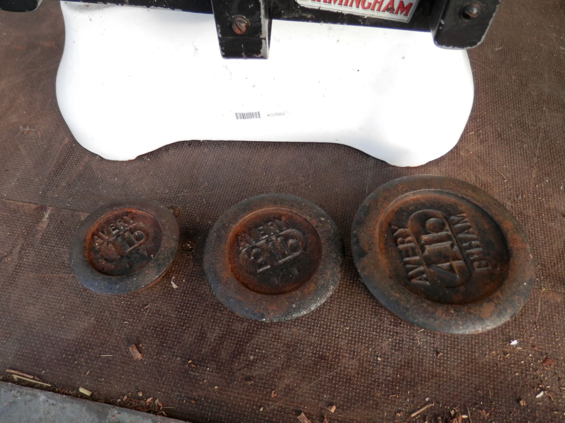 1 X SET OF VINTAGE W.TAVERY SHOP WEIGHING SCALES WITH WEIGHTS. - Image 2 of 5