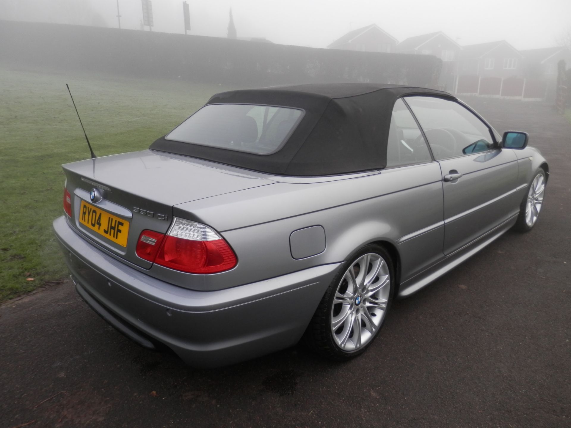 2004/04 BMW 330 CI M-SPORT COUPE SPORTS AUTO CONVERTIBLE, SILVER WITH BLACK LEATHER, ONLY 69K MILES. - Bild 3 aus 21