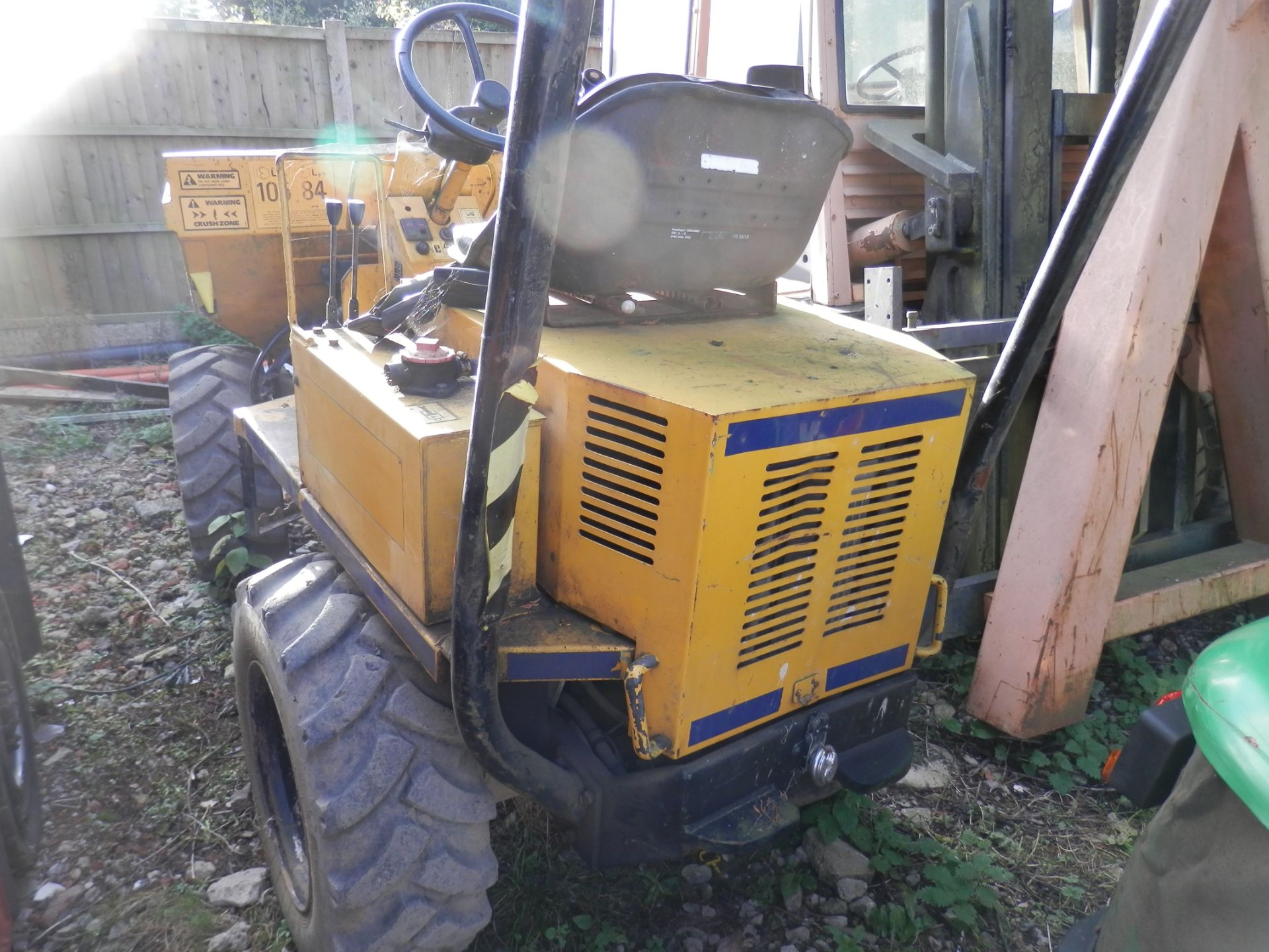 LIFTON 750KG DIESEL HIGH LIFT DUMPER - Image 9 of 9