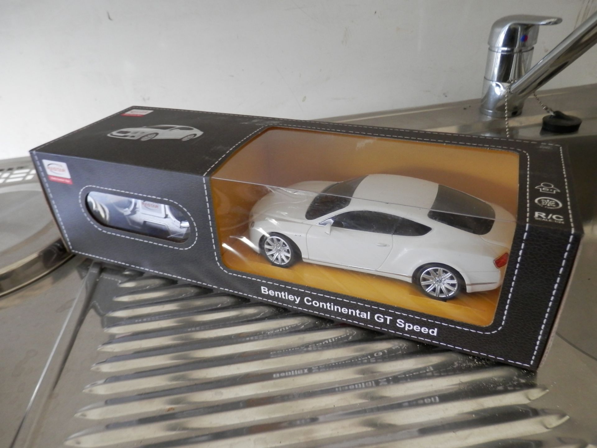 BENTLEY GT CONTINENTAL REMOTE CONTROL CAR, NEW, BOXED & SEALED.