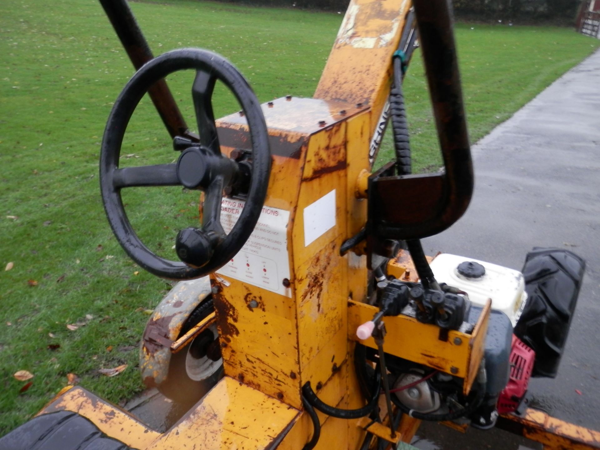 ALL WORKING ROUGHNECK 750 KG HIGH LIFT DUMPER ON ITS OWN TRAILER. EASY TO HITCH. - Image 12 of 18