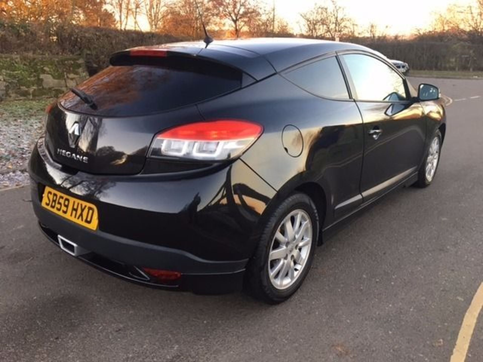 2009 RENAULT MEGANE 1.6 EXPRESSION VVT 110 BHP WITH RS BODY STYLING KIT. 55K MILES 12 MONTHS MOT. - Image 4 of 9