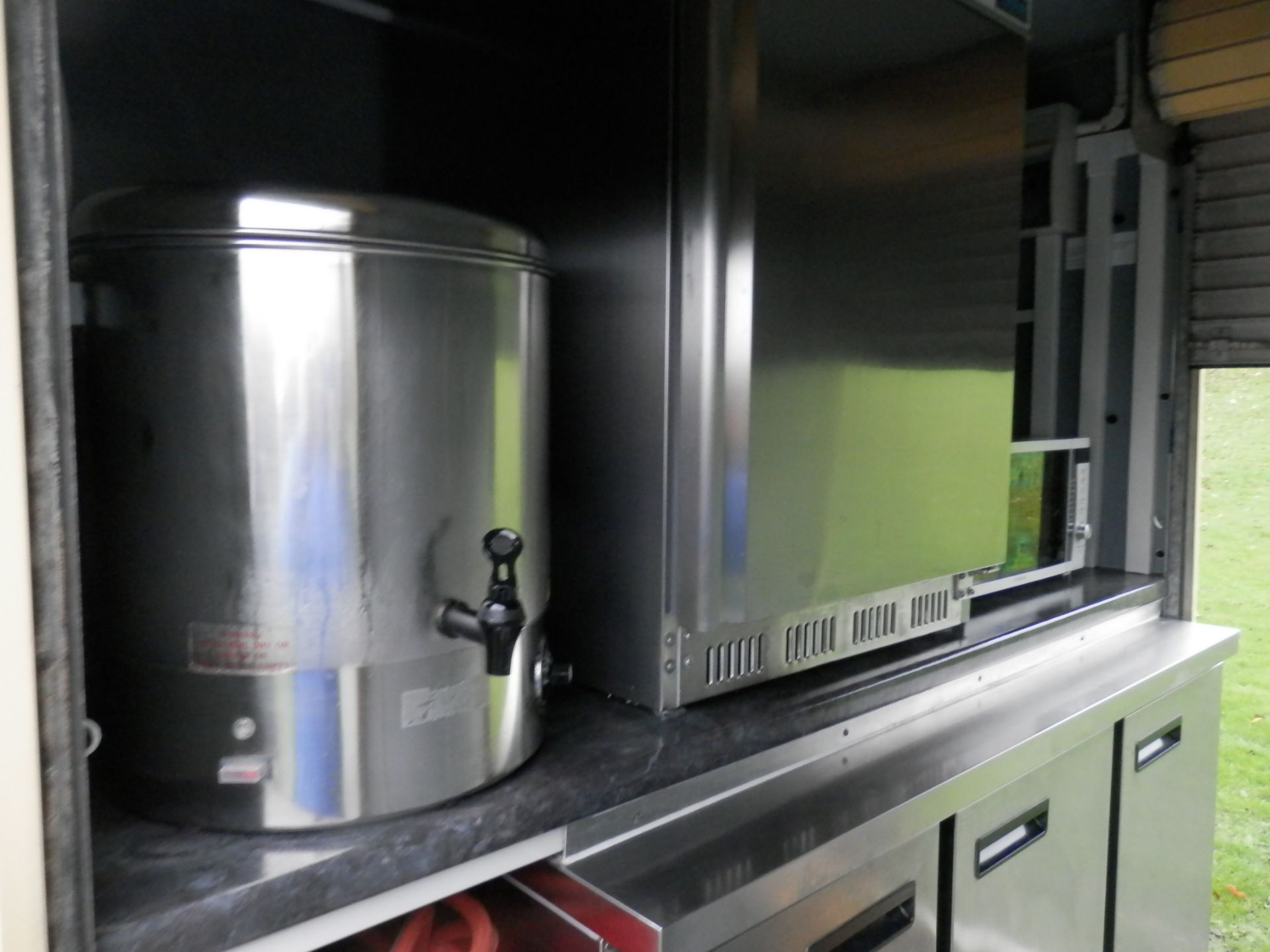 SUPERB LYNTON CATERING TRAILER, IDEAL FOR LARGE OUTDOOR FUNCTIONS, CHRISTMAS PARTIES ETC - Image 6 of 25