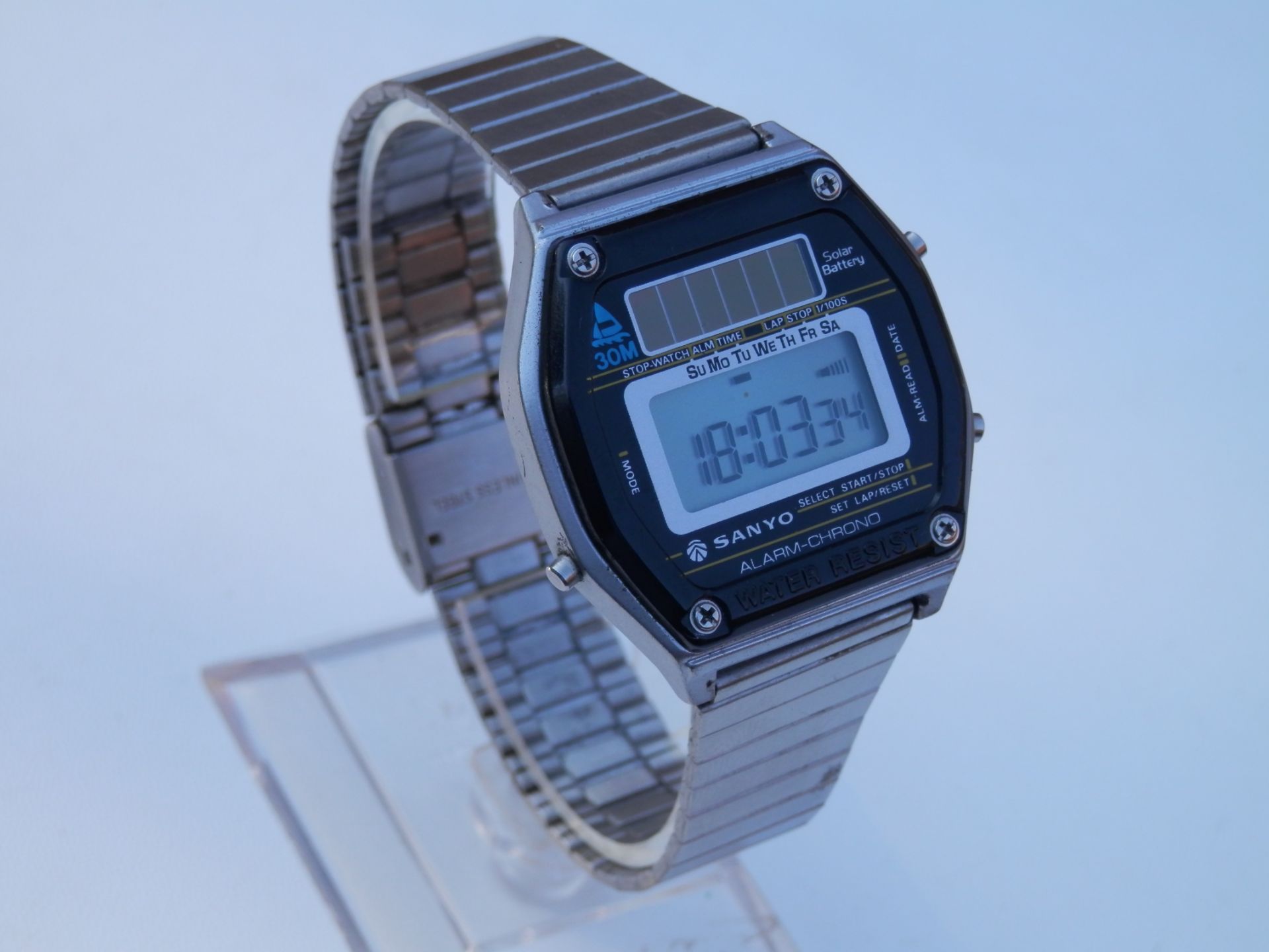 RETAIL £200+ VERY RARE WORKING GENTS 1970S SANYO SOLAR POWERED DIGITAL ALARM CHRONOGRAPH WATCH. - Image 2 of 8