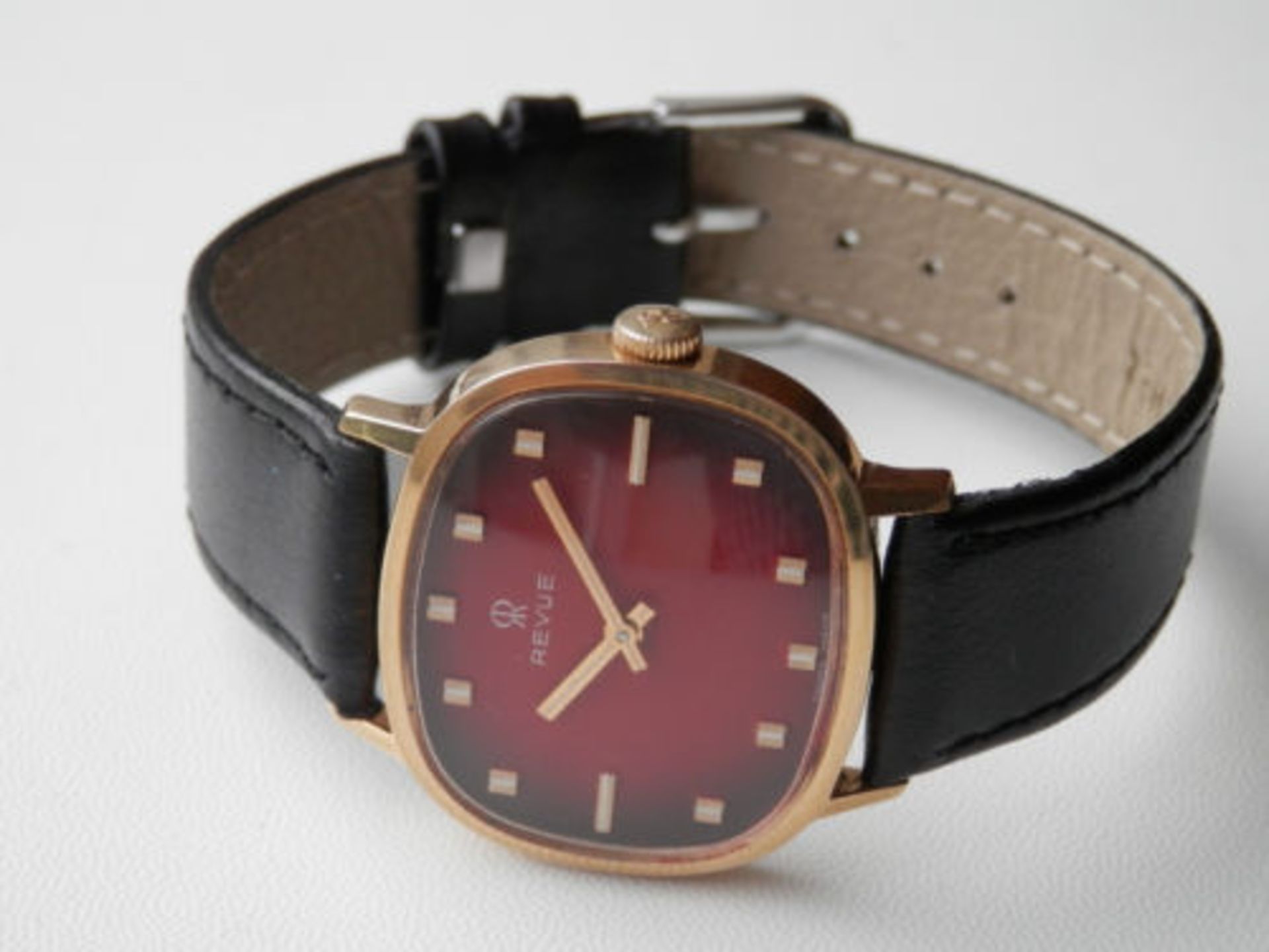 RRP £200+ RARE WORKING 1960S REVUE THOMMEN SWISS 17 JEWEL HAND WIND WATCH, CHERRY DIAL. - Image 2 of 12