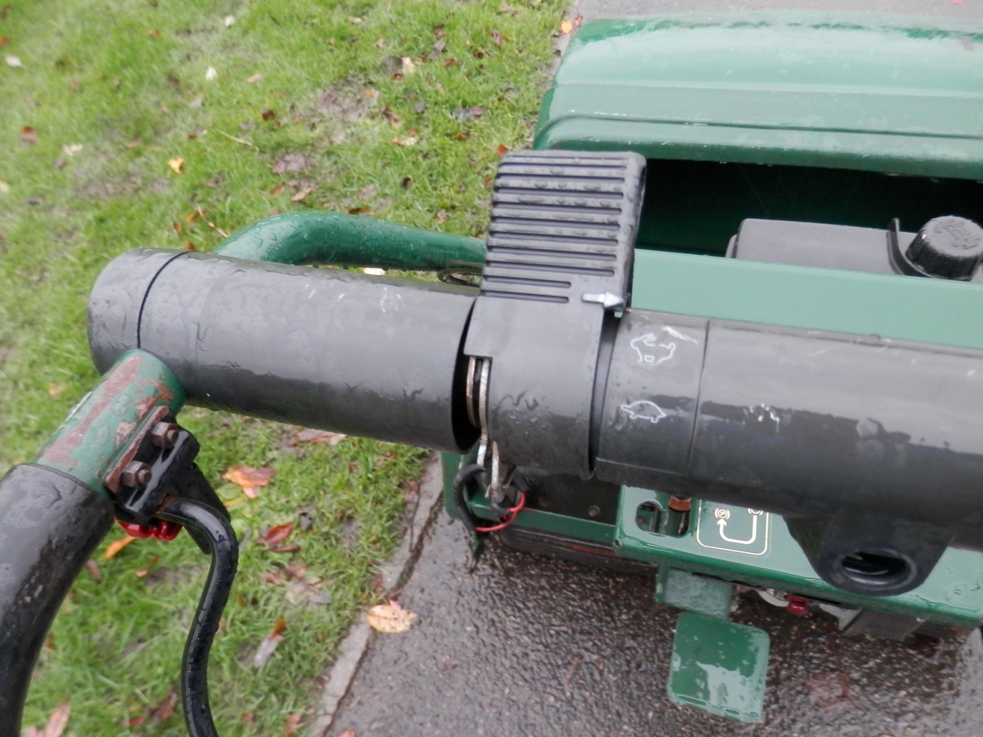 ATCO ROYALE B24E SELF PROPELLED PETROL MOWER. GOOD WORKING ORDER. - Image 5 of 8