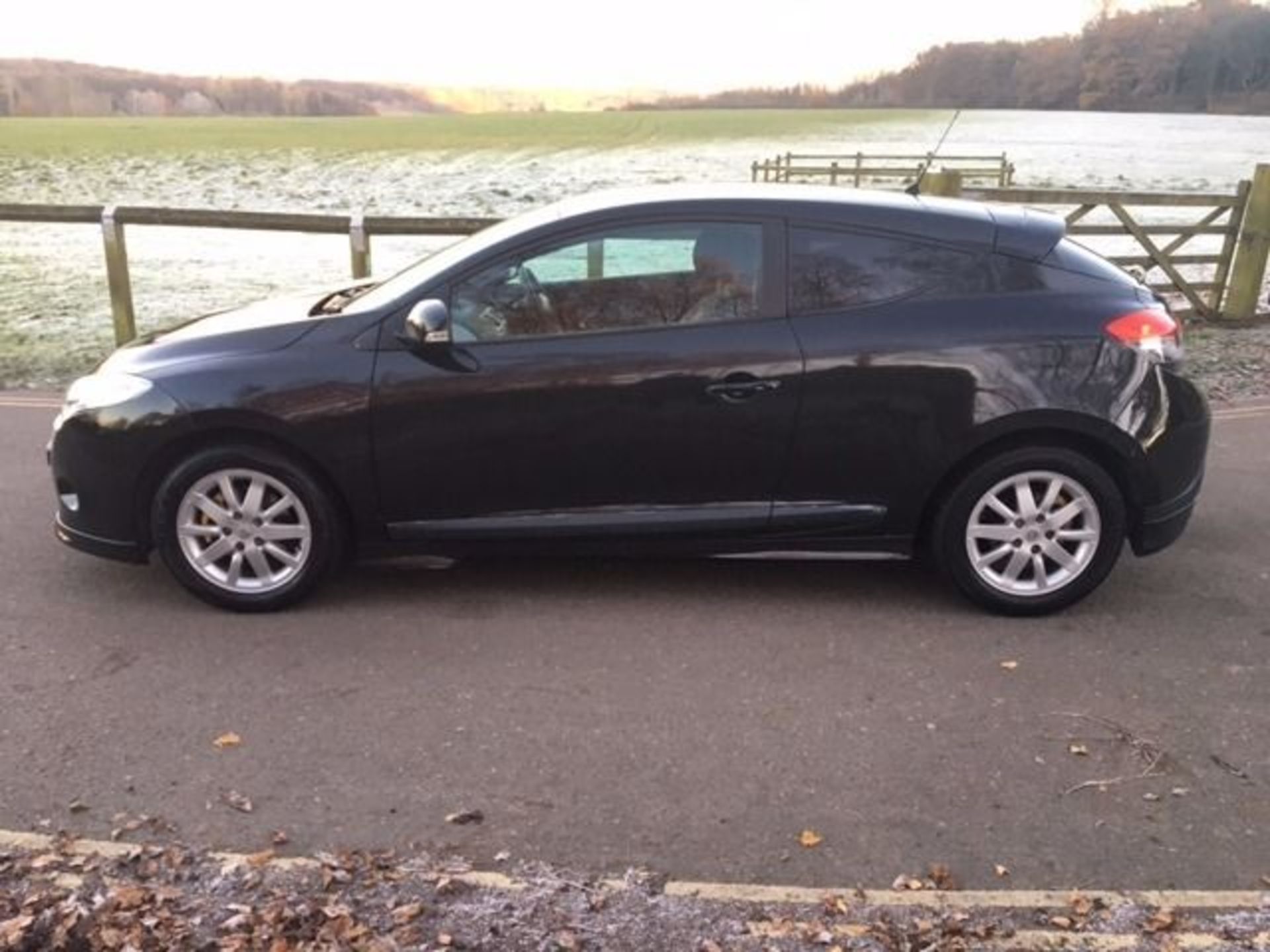 2009 RENAULT MEGANE 1.6 EXPRESSION VVT 110 BHP WITH RS BODY STYLING KIT. 55K MILES 12 MONTHS MOT. - Image 7 of 9