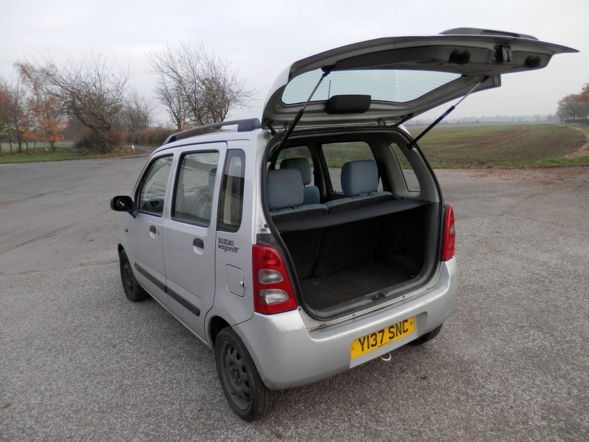 RESERVE NOW REMOVED ! Y REG/2001 SUZUKI WAGON R 1.3 GL. 106K MILES, MOT JULY 2017. HISTORY TO 2014. - Bild 10 aus 24