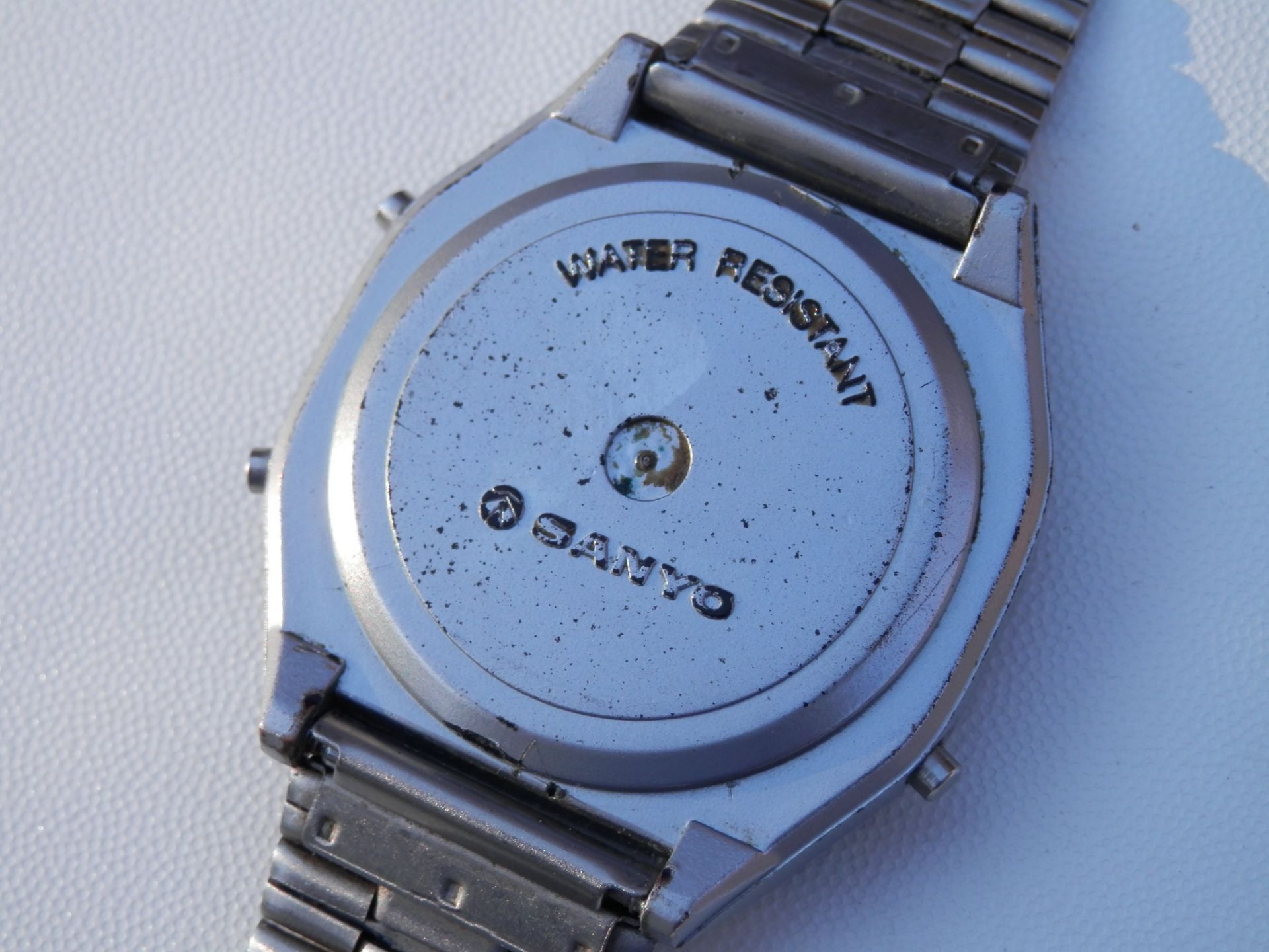 RETAIL £200+ VERY RARE WORKING GENTS 1970S SANYO SOLAR POWERED DIGITAL ALARM CHRONOGRAPH WATCH. - Image 7 of 8