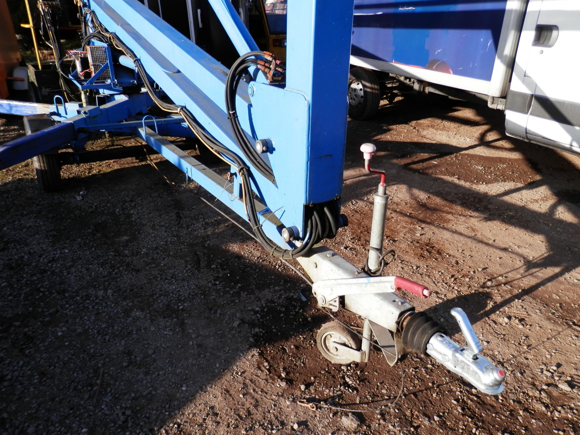 SCISSOR LIFT 2 PERSON, WORKING PLATFORM, 215KG SWL. - Image 8 of 9