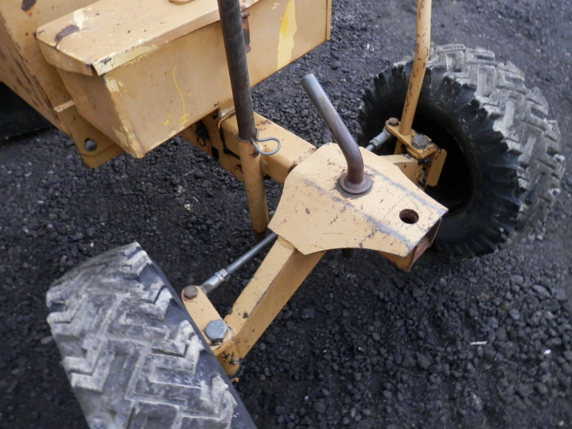 WORKING RAYCO RG1625 SUPER JUNIOR AMERICAN MADE STUMP GRINDER. WILL CHEW THROUGH JUST ABOUT ANYTHING - Image 10 of 10