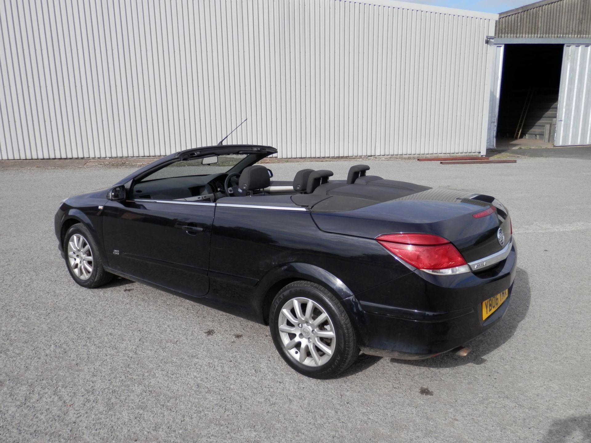 2006/06 VAUXHALL 1.8 SPORT TWINTOP, HARDTOP FOLDING CONVERTIBLE, 5 SPEED MANUAL, PETROL, MOT 05/2017 - Bild 13 aus 27