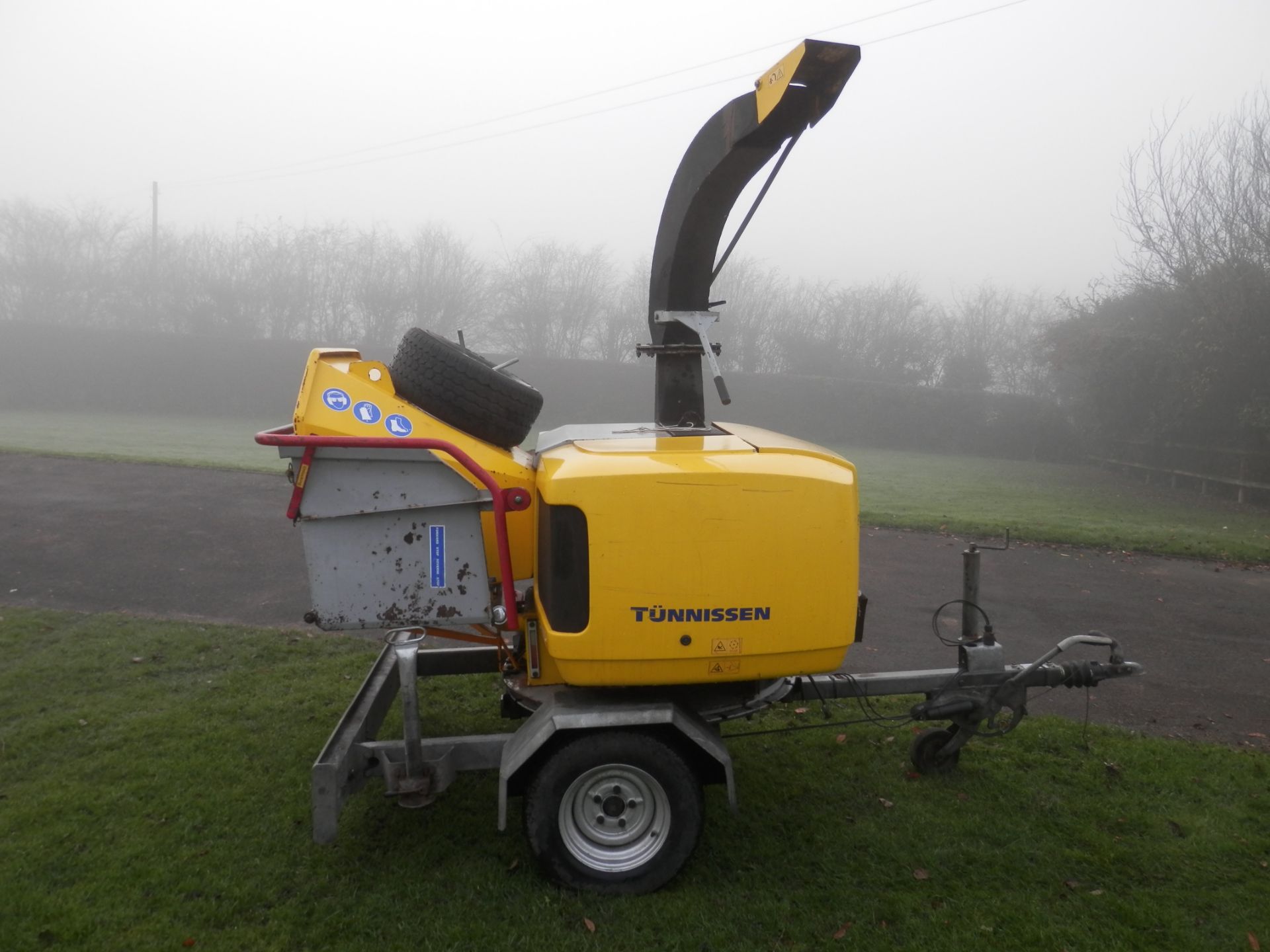 2009 TUNNISSEN LOMBARDINI ENGINED SWIVEL CHIPPER, WORKING FINE. - Image 6 of 12