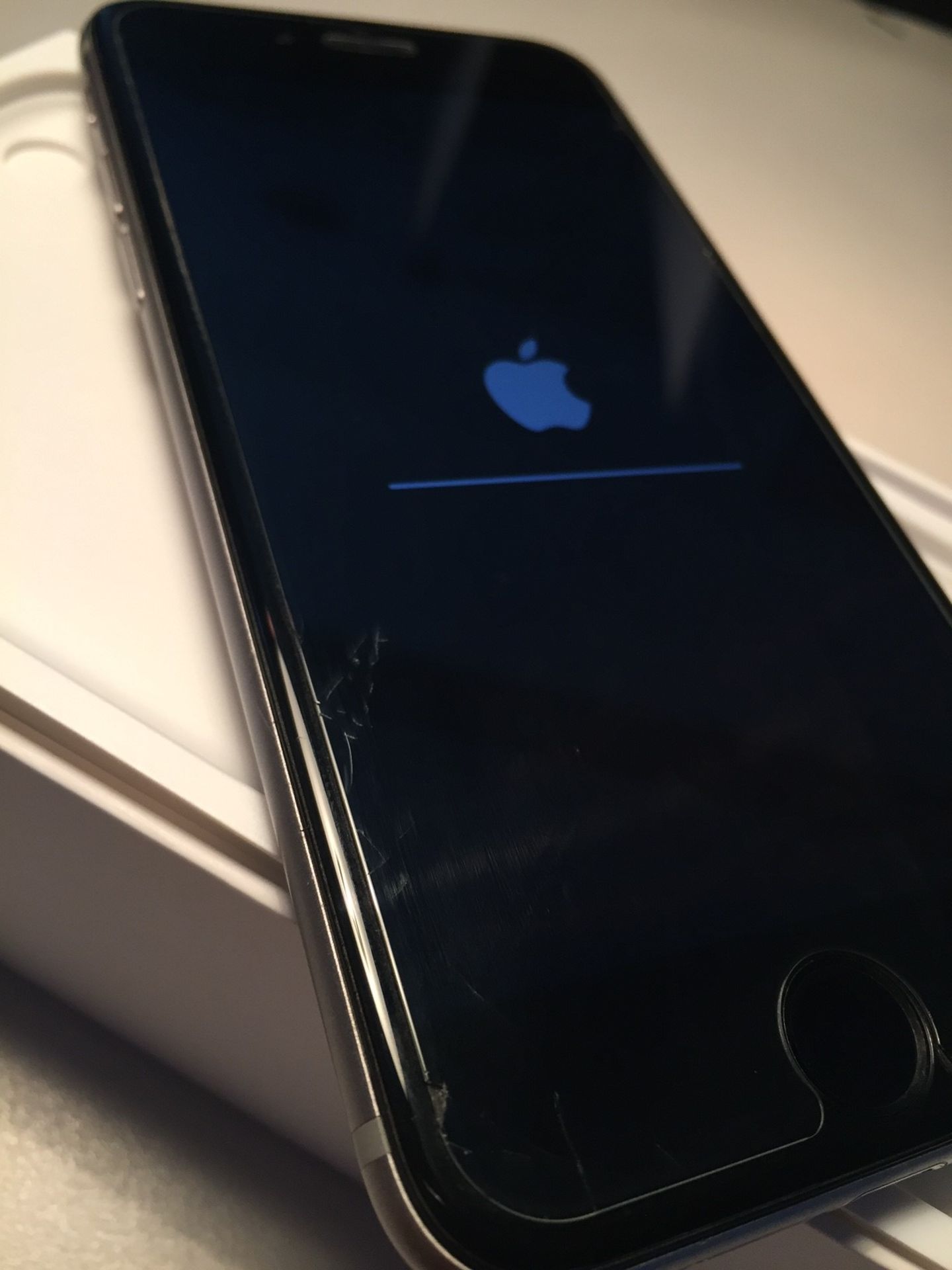 APPLE IPHONE 6 UNLOCKED 64GB - COMES BOXED WITH ALL ORIGINAL ACCESSORIES PLUG, LIGHTNING CHARGE LEAD - Bild 3 aus 11