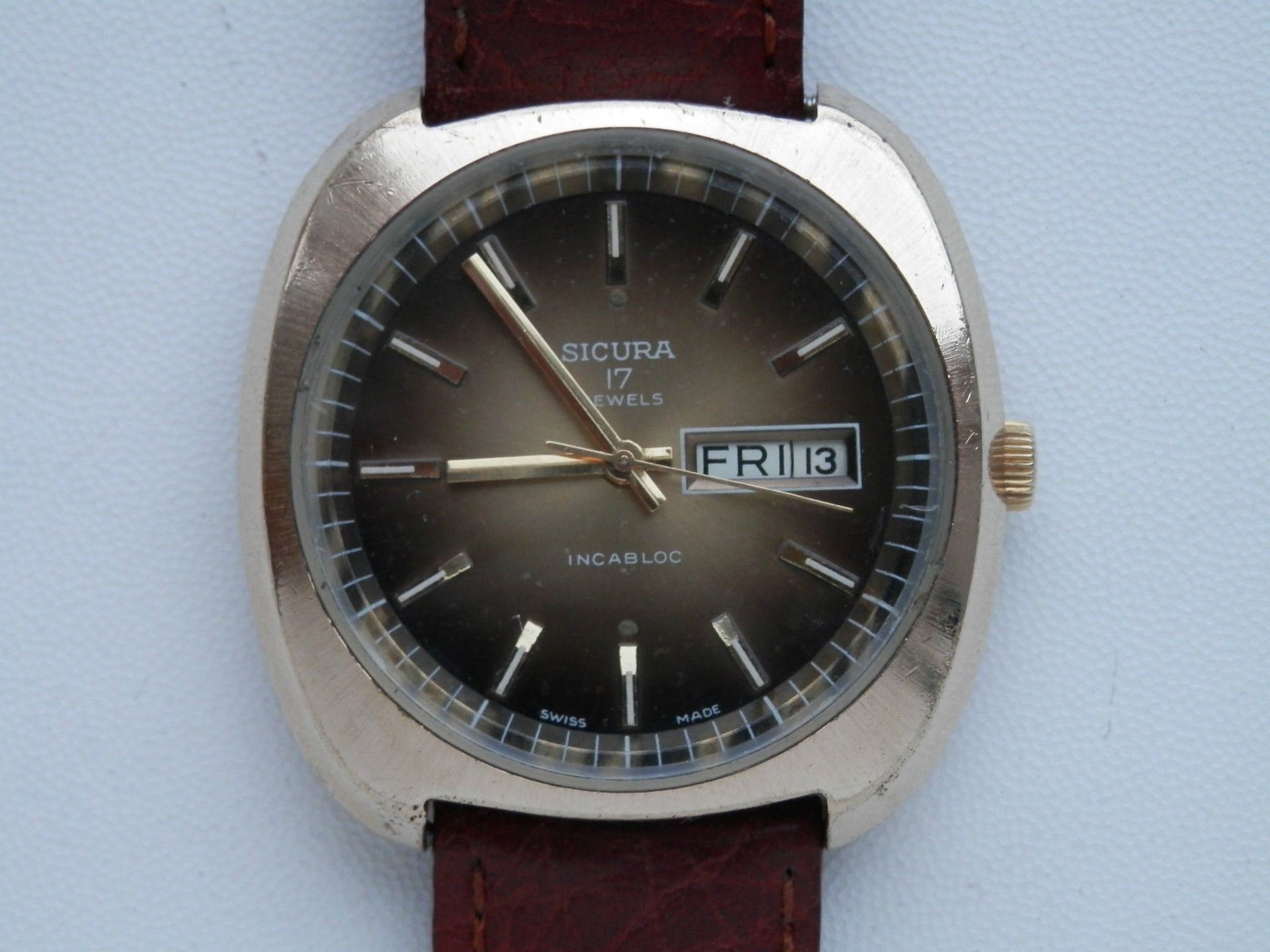 GORGEOUS LOOKING VINTAGE SICURA (BREITLING) GENTS SWISS 17 JEWEL AUTO DAY/DATE WATCH - Image 2 of 21