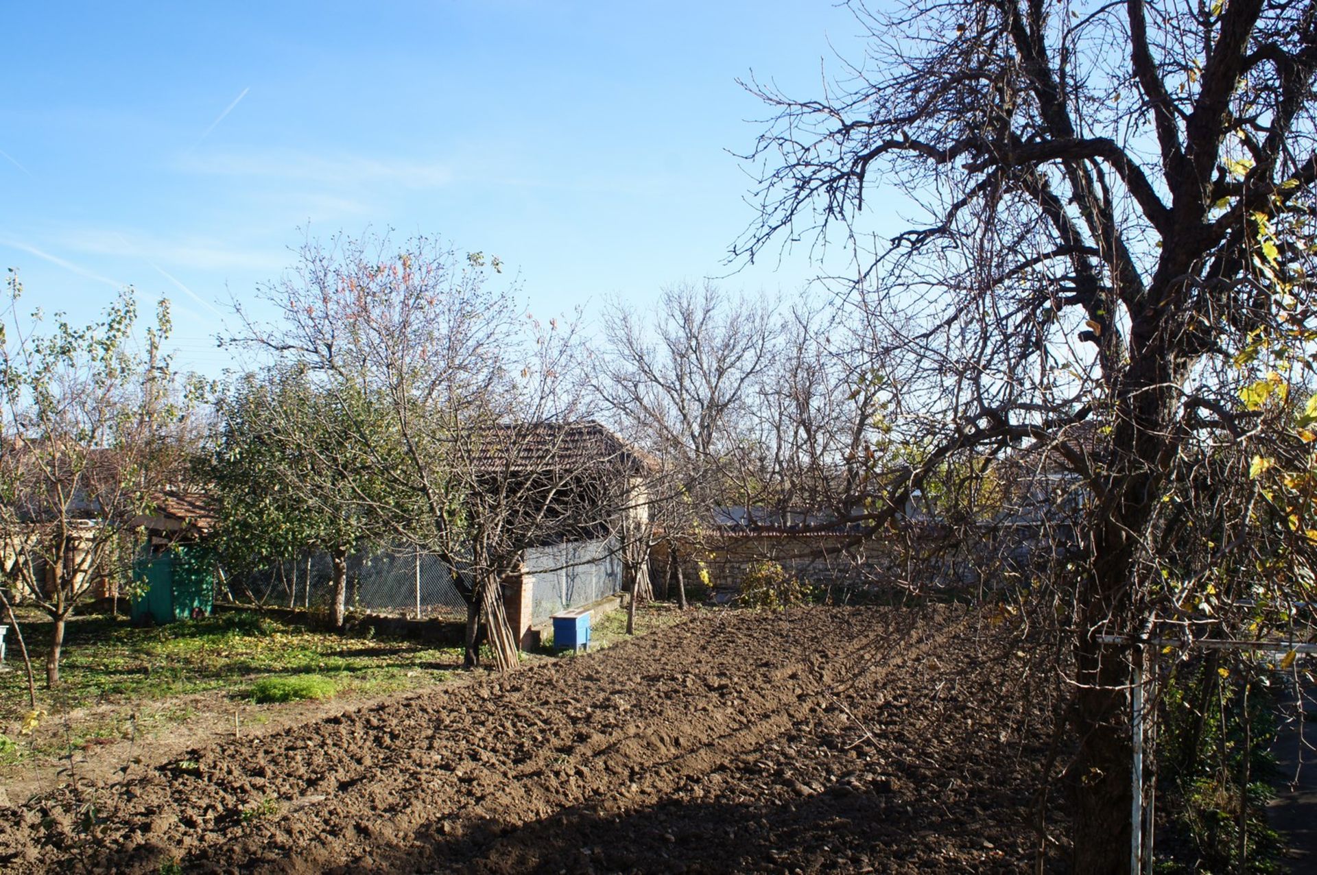 IMMACULATE Freehold Home and Land NR Veliko Tarnovo, Bulgaria - Image 33 of 47