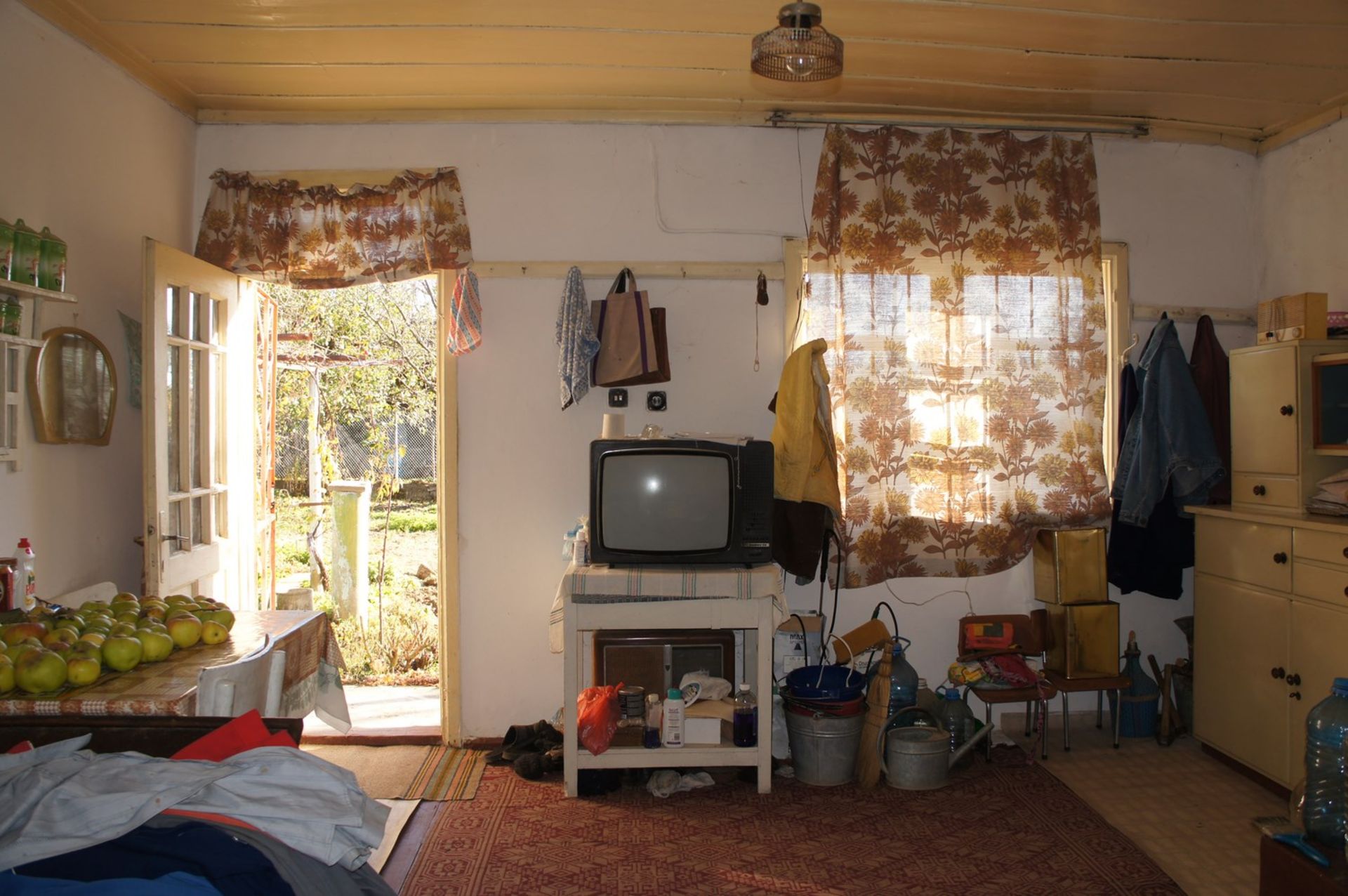 IMMACULATE Freehold Home and Land NR Veliko Tarnovo, Bulgaria - Image 19 of 47