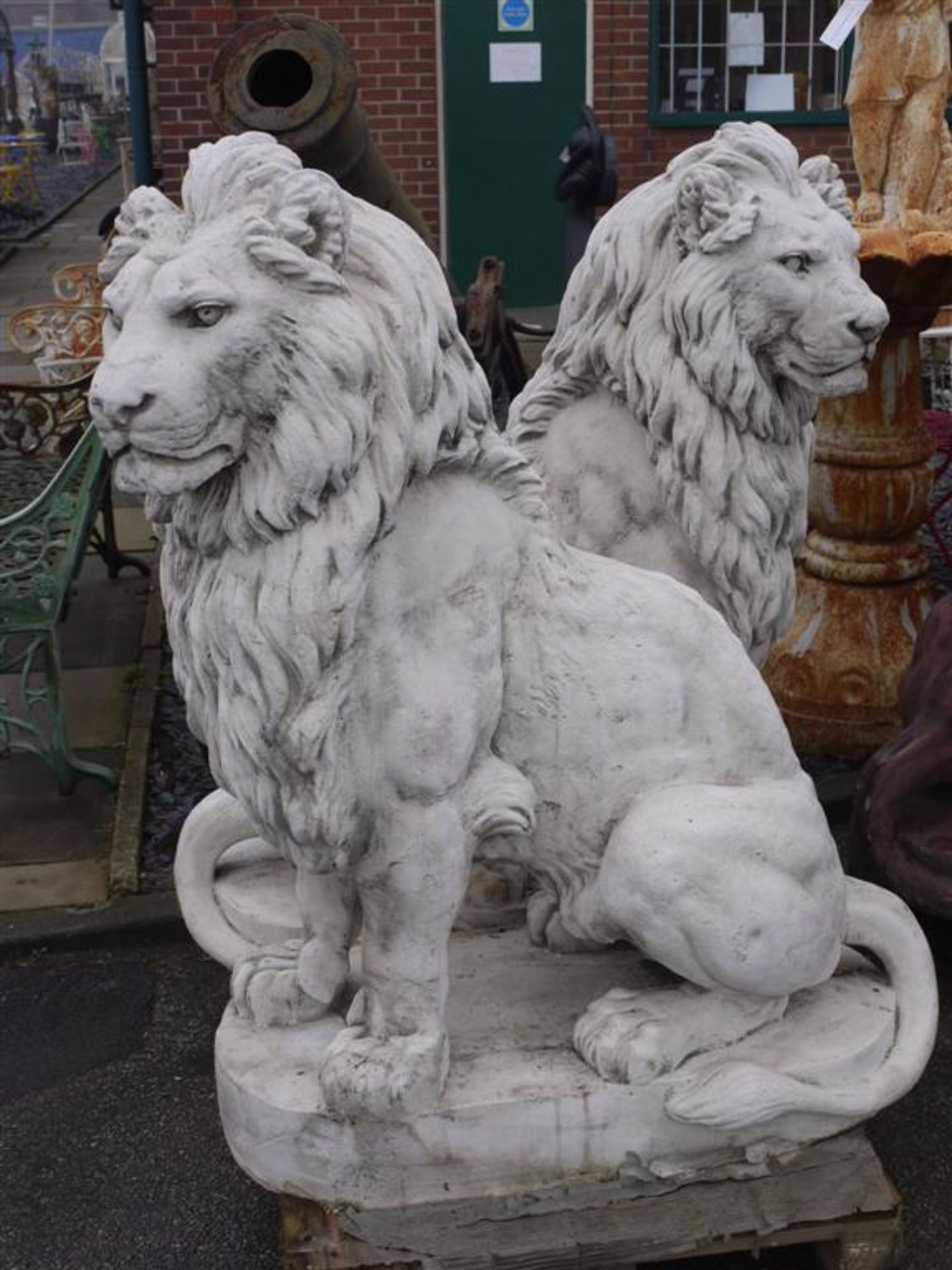 STONE LIONS - GATE KEEPERS 1/2 TON EACH! 12OOmm tall - Bild 2 aus 3