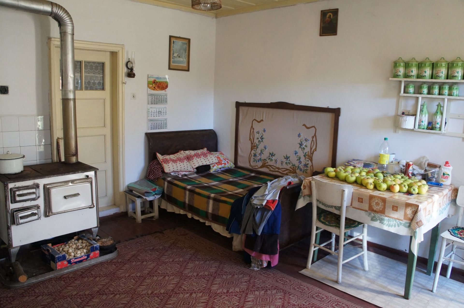 IMMACULATE Freehold Home and Land NR Veliko Tarnovo, Bulgaria - Image 16 of 47