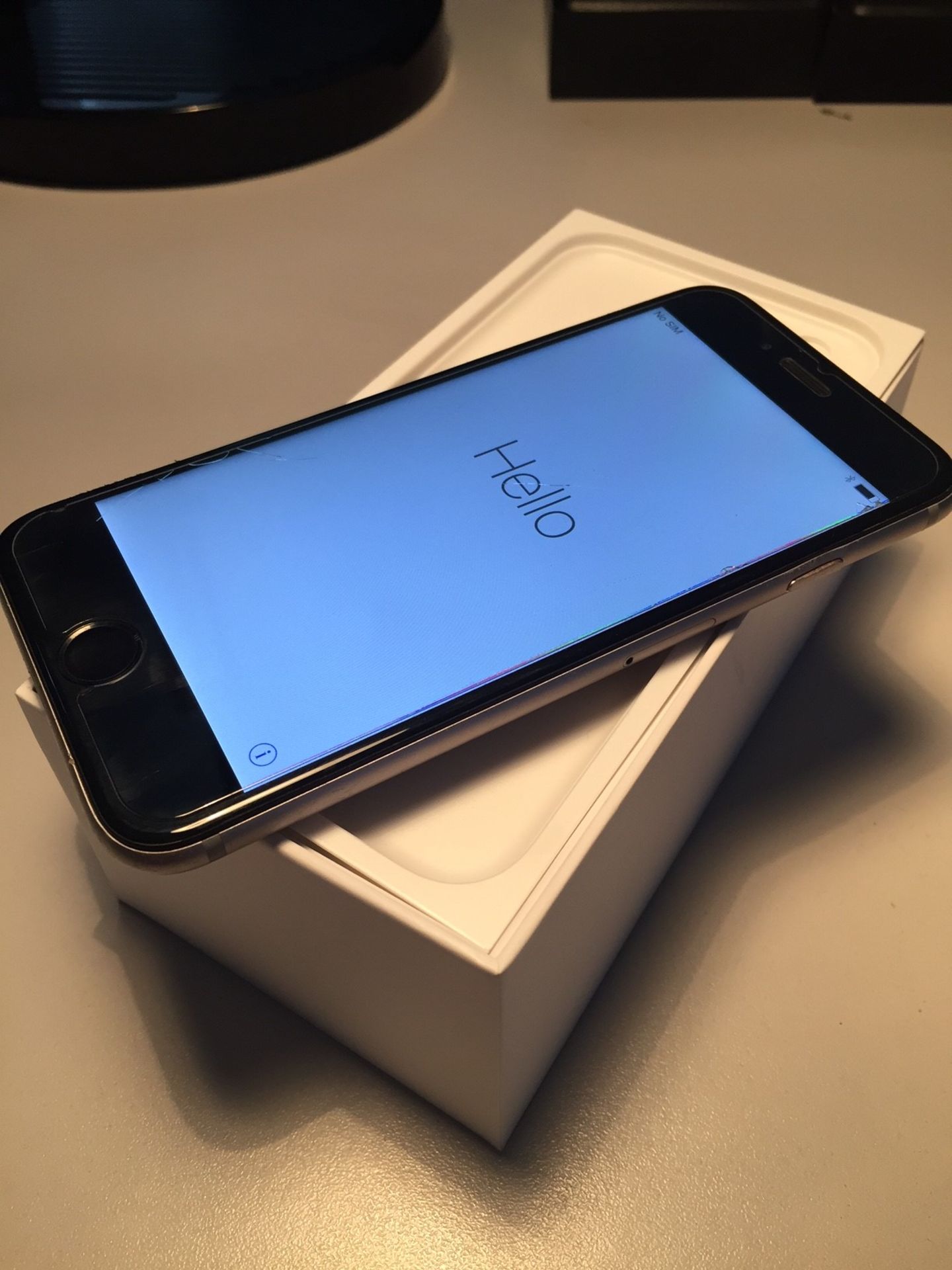 APPLE IPHONE 6 UNLOCKED 64GB - COMES BOXED WITH ALL ORIGINAL ACCESSORIES PLUG, LIGHTNING CHARGE LEAD - Image 4 of 11