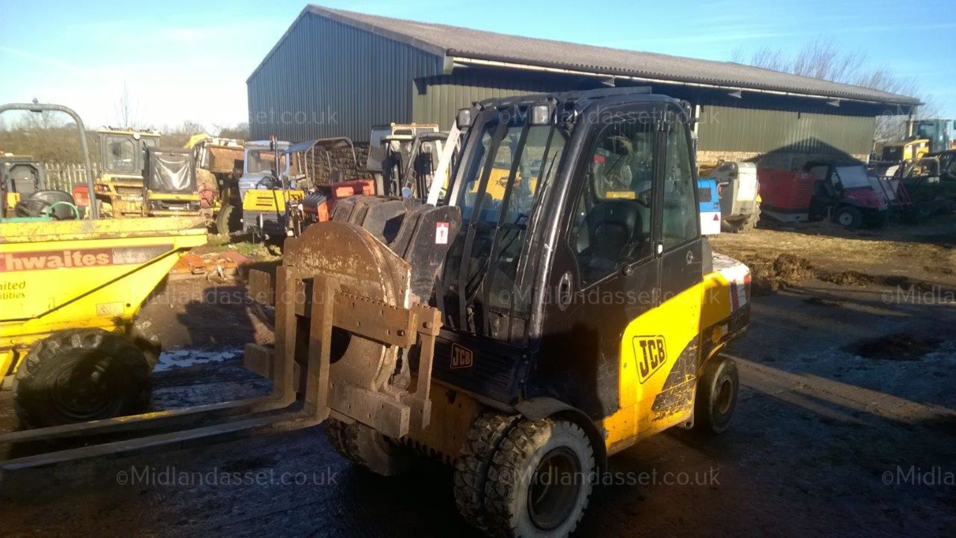 DS - 2009 JCB TELE TRUCK WITH ROTATOR   YEAR OF MANUFACTURE: 2009 WEIGHT: 5200 kg   FULL CAB ROTATOR