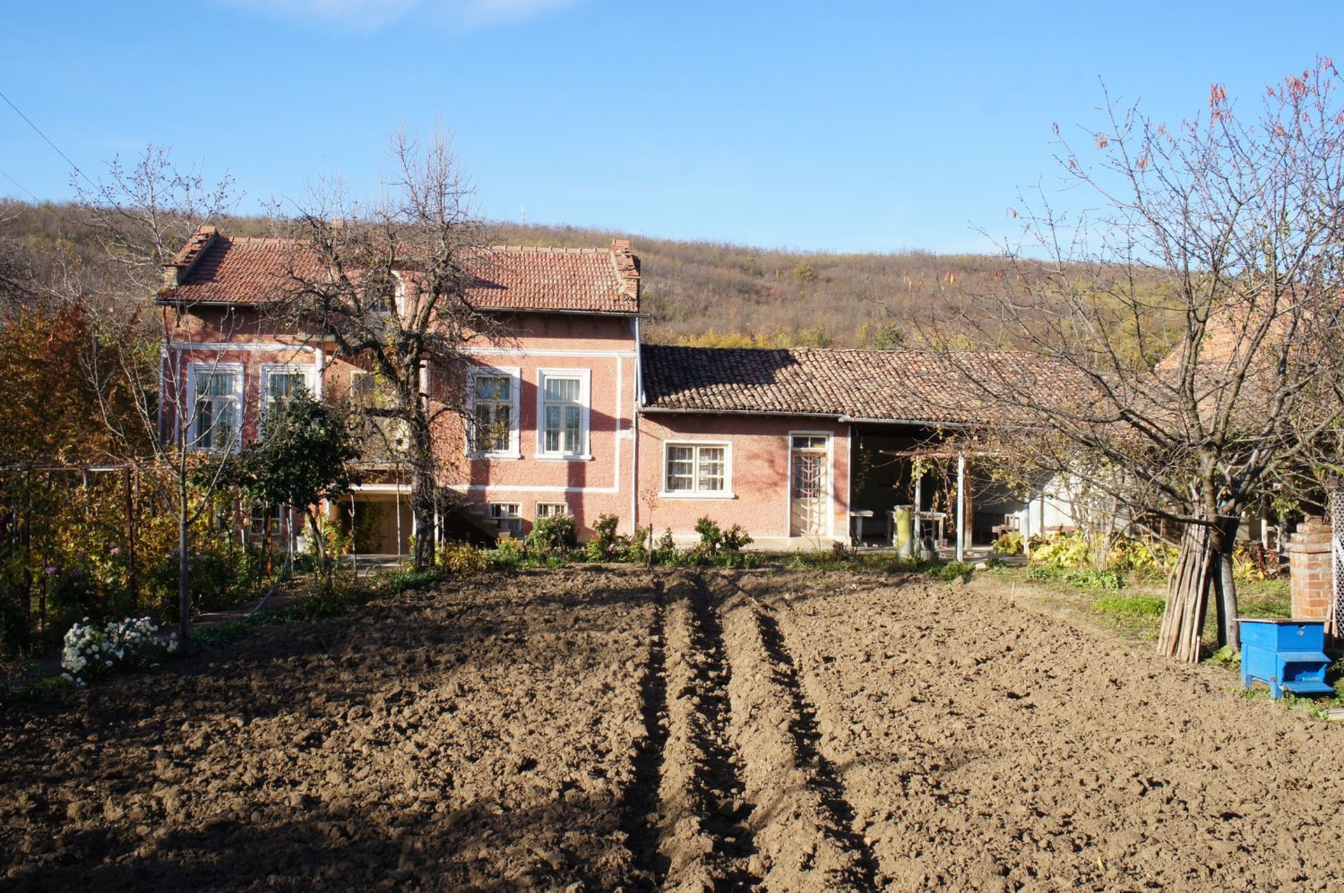 IMMACULATE Freehold Home and Land NR Veliko Tarnovo, Bulgaria - Image 44 of 47