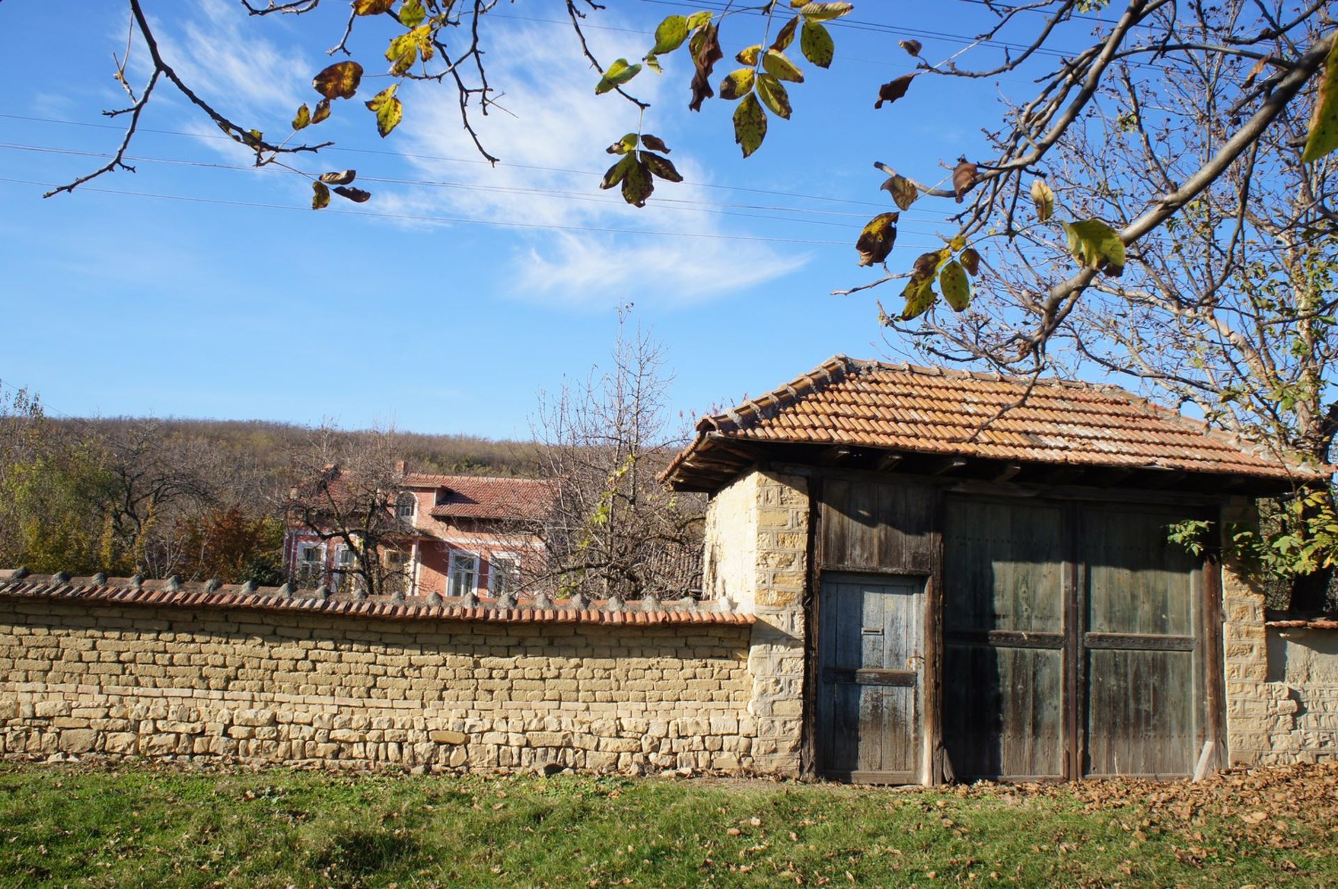 IMMACULATE Freehold Home and Land NR Veliko Tarnovo, Bulgaria - Image 43 of 47