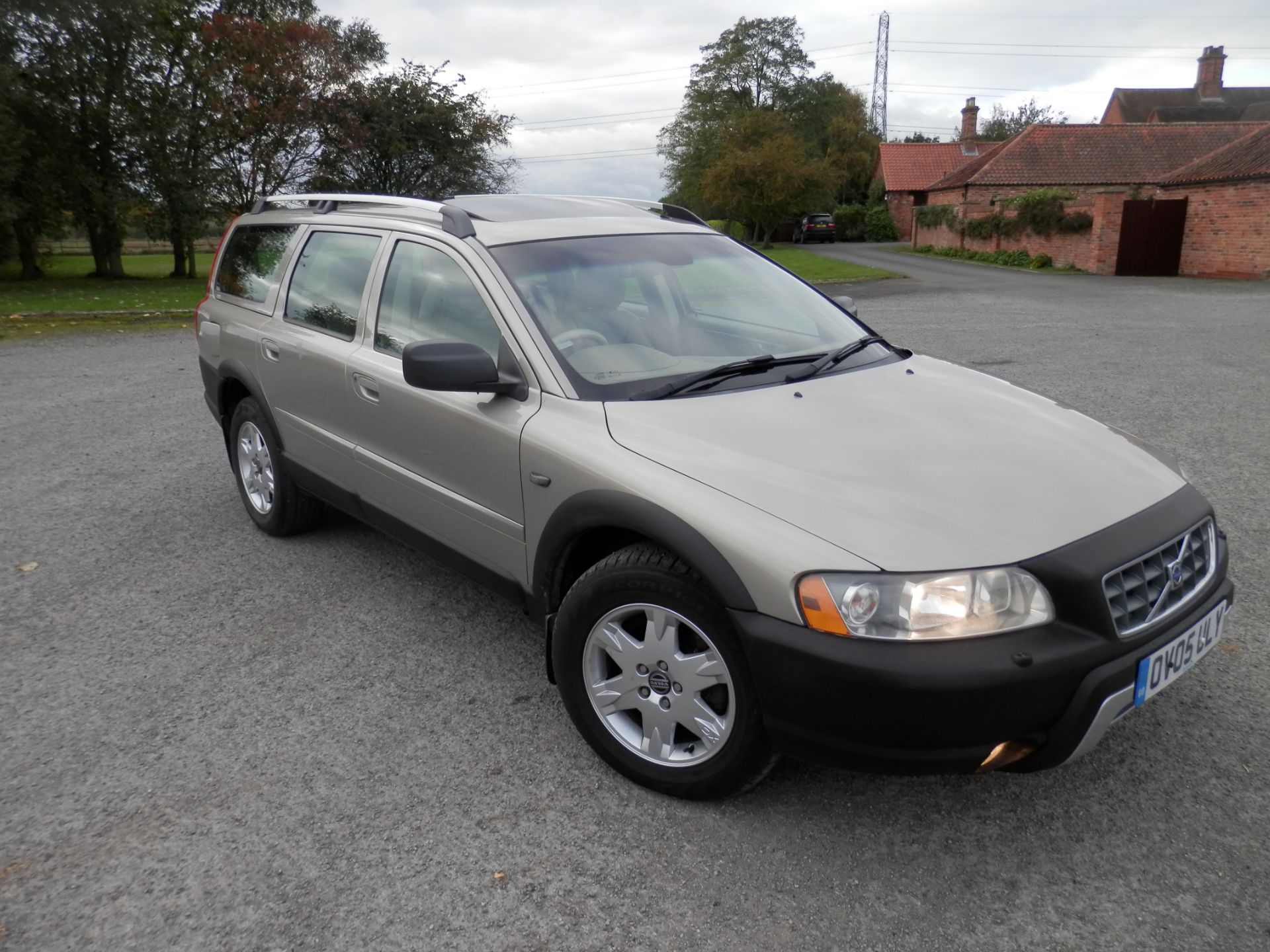 2005/05 VOLVO XC70 CROSS COUNTRY 2.4 D5 DIESEL AUTOMATIC, 4 WHEEL DRIVE, MOT MAY 2017, 150K MILES. - Image 24 of 26