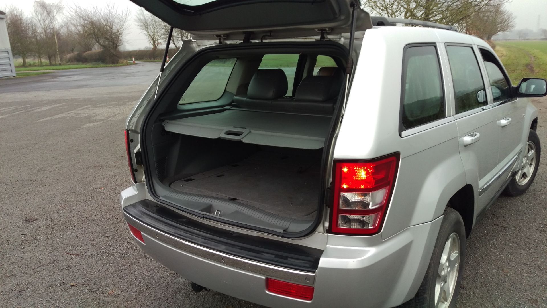 2006/56 PLATE JEEP GRAND CHEROKEE 3.0 CRD V6 TURBO DIESEL AUTO. ONLY 92K MILES. 12 MONTHS MOT - Image 15 of 32