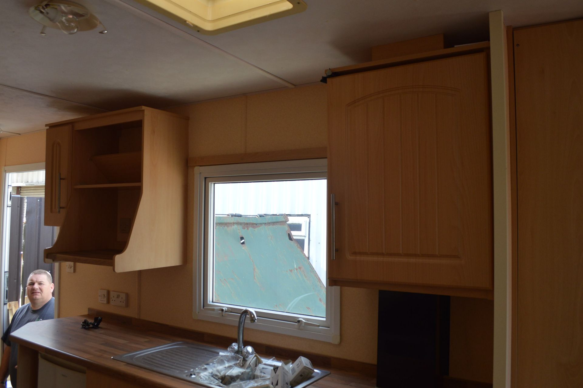 BELIEVED TO BE 2002 - TORINO CLASSIC 28, 2 BEDROOM SINGLE AXLE STATIC CARAVAN *NO VAT* - Image 7 of 19