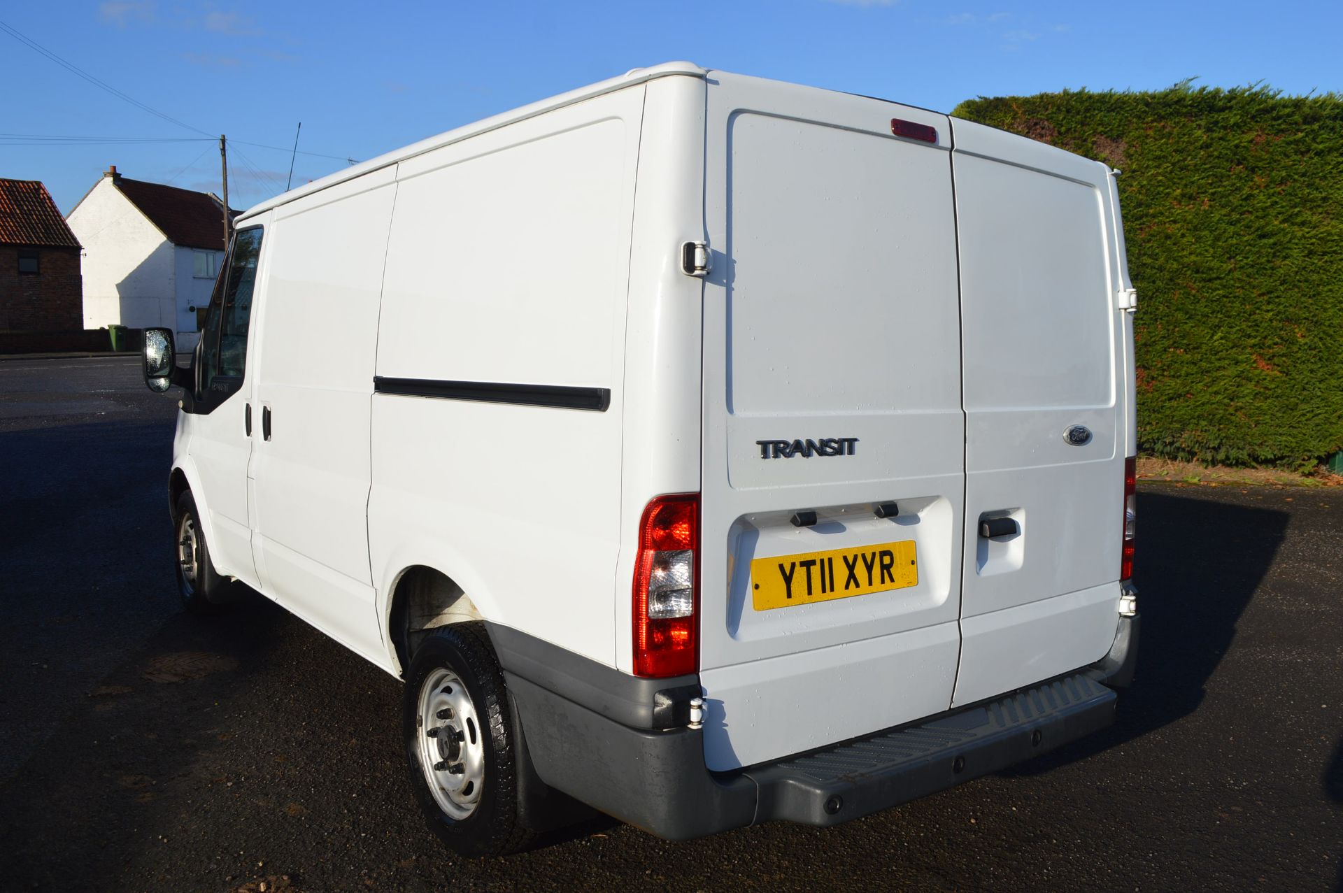 2011/11 REG FORD TRANSIT 85 T260M FWD, SHOWING 1 FORMER KEEPER *NO VAT* - Image 4 of 23