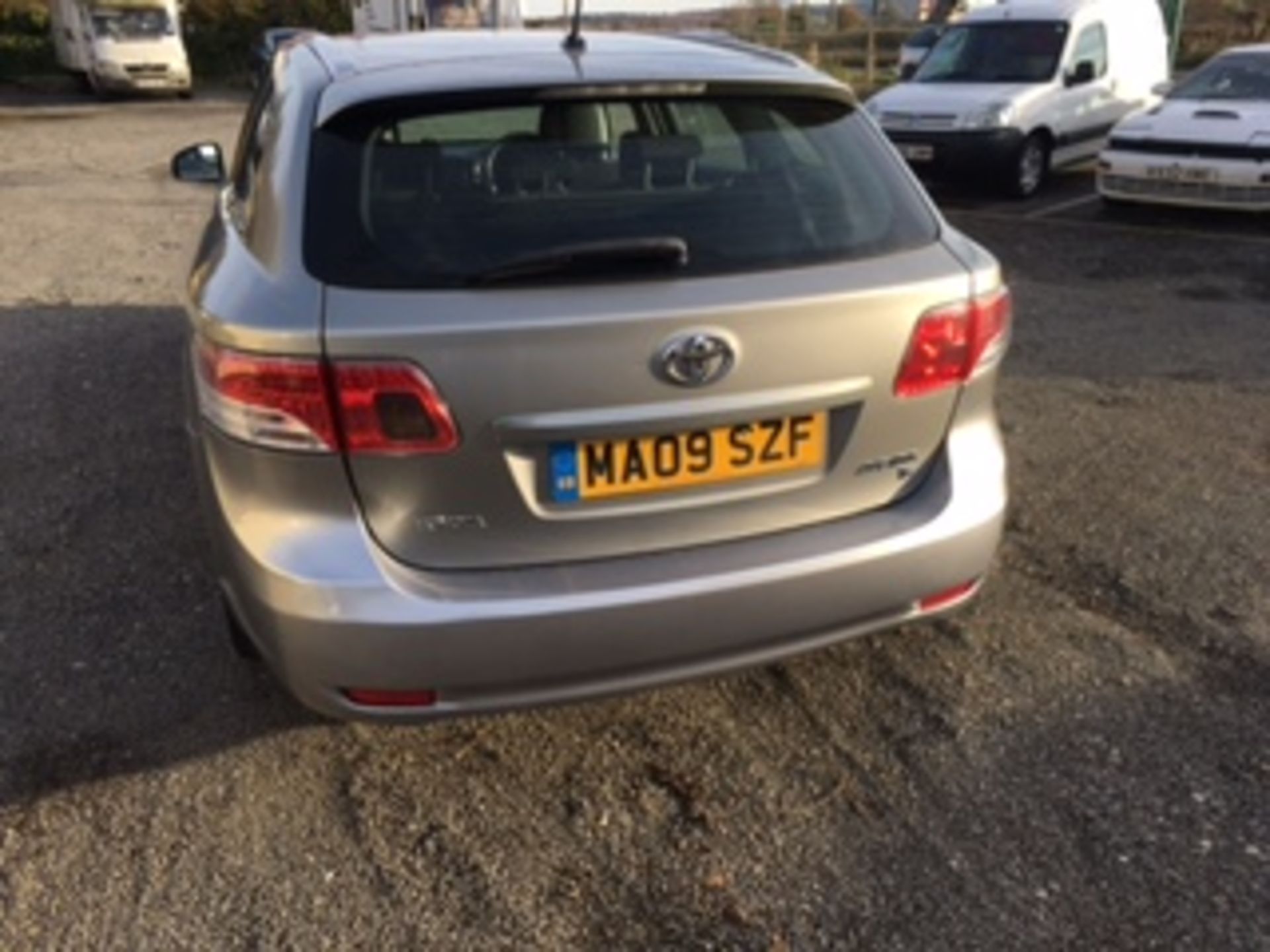 2009/09 REG TOYOTA AVENSIS TR D-4D, SHOWING 1 OWNER FROM NEW *NO VAT* - Image 5 of 10
