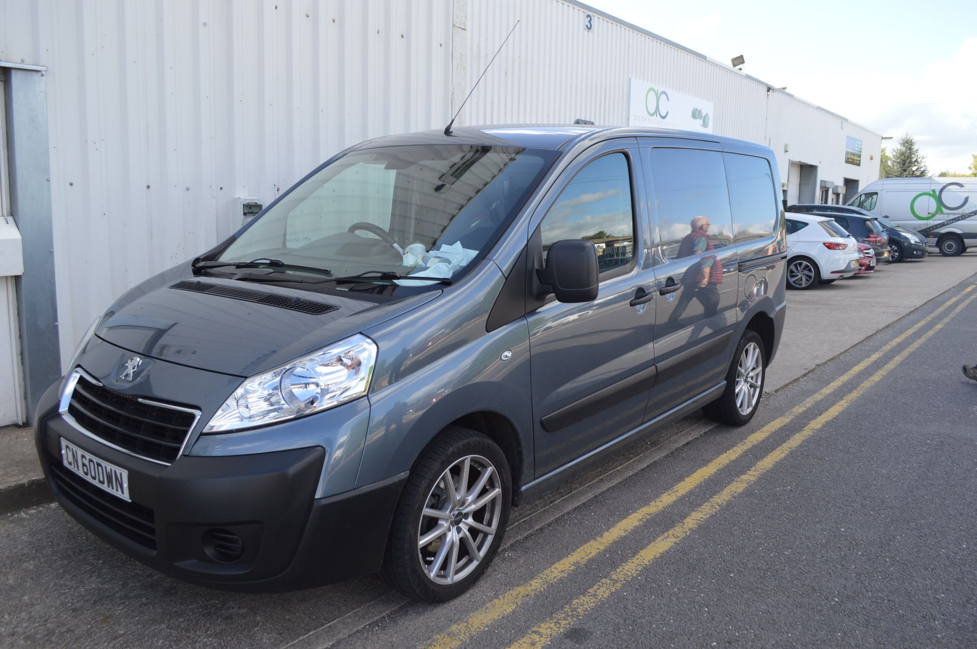 2012/62 PEUGEOT EXPERT 1200 L1H1 HDI - SHOWING 1 FORMER KEEPER *NO VAT* - Image 3 of 13