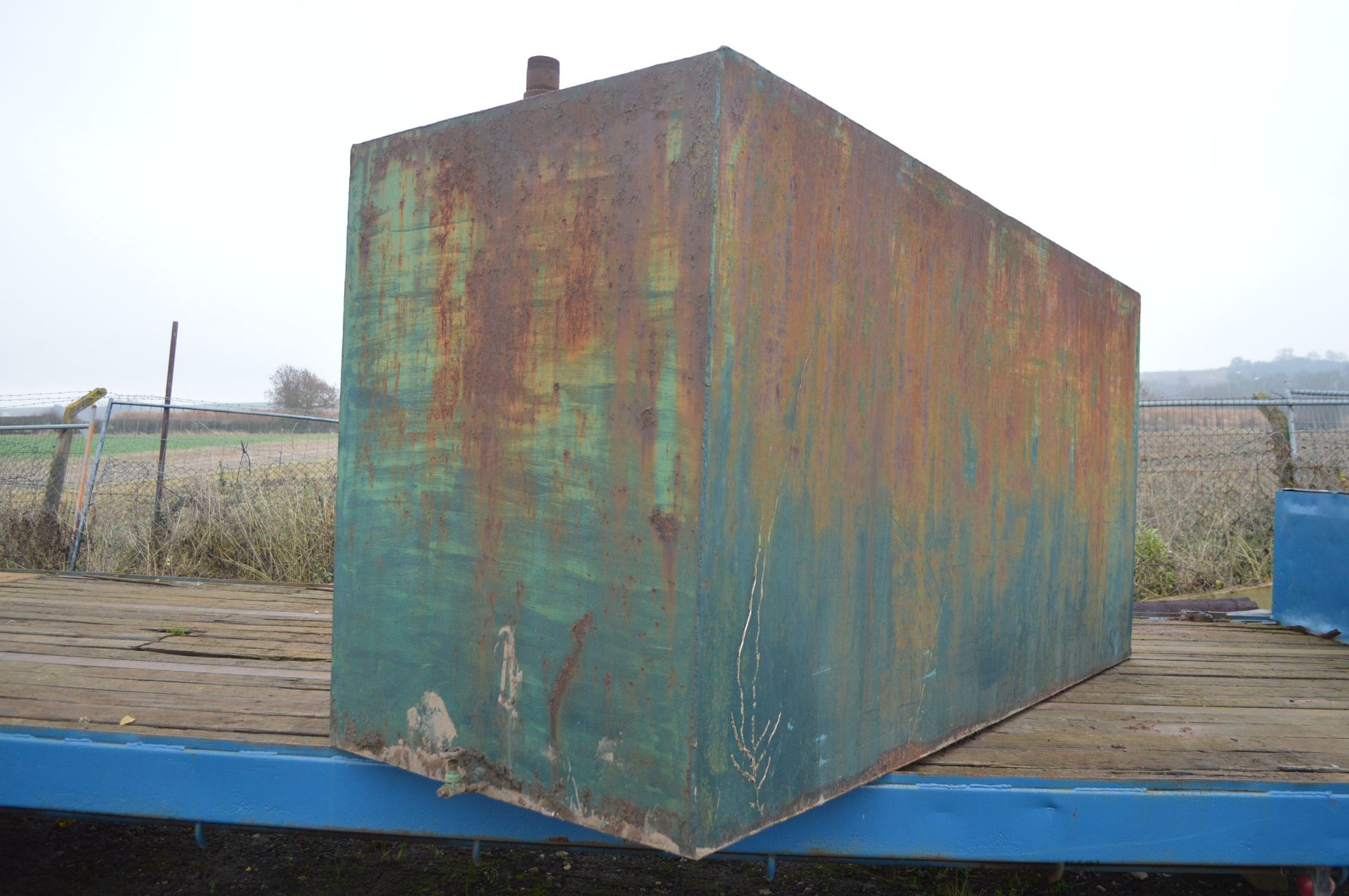 APPROX 1,000 LITRE FUEL TANK *NO VAT* - Image 2 of 7