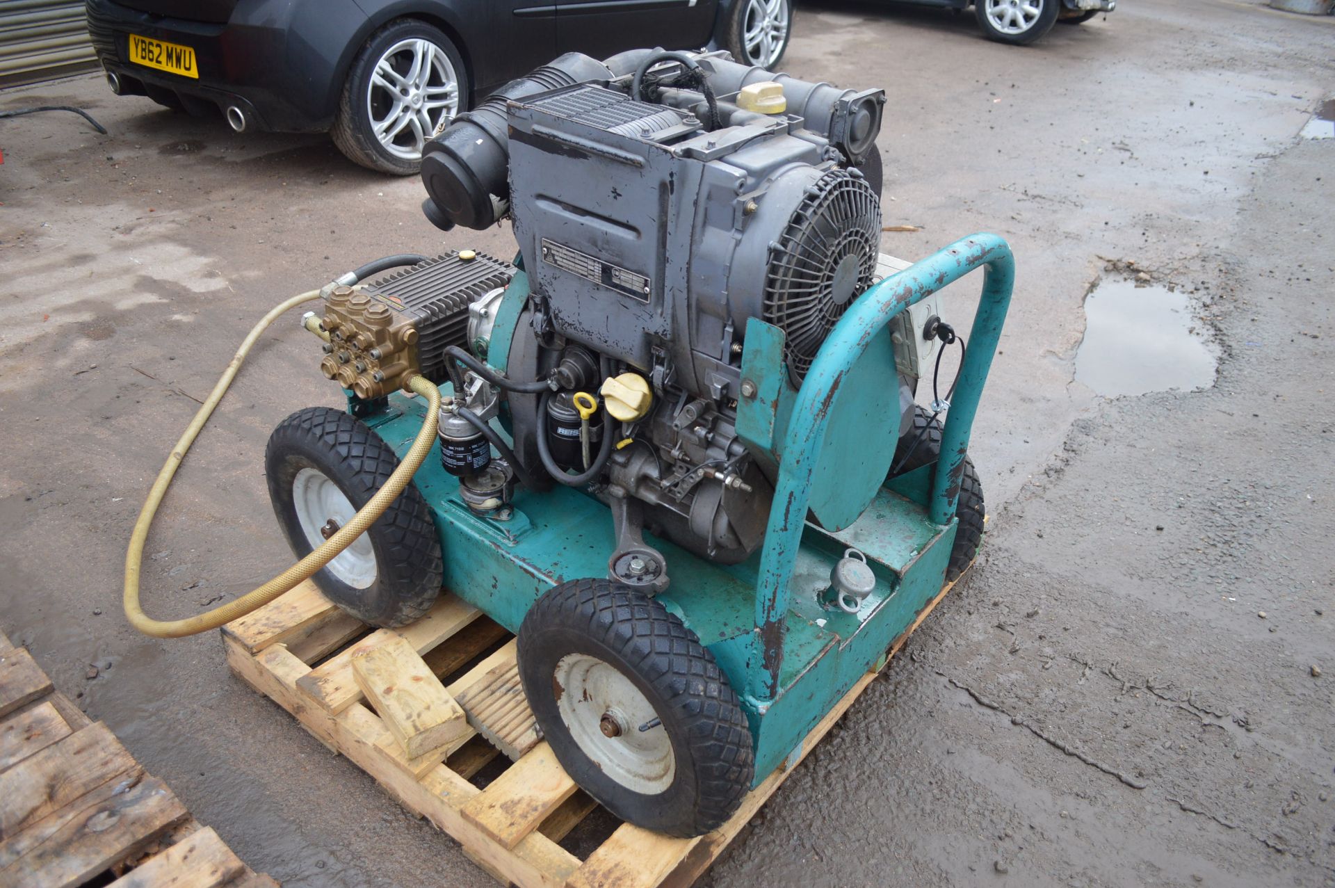 WHEELED DIESEL PRESSURE WASHER *NO VAT* - Image 4 of 9