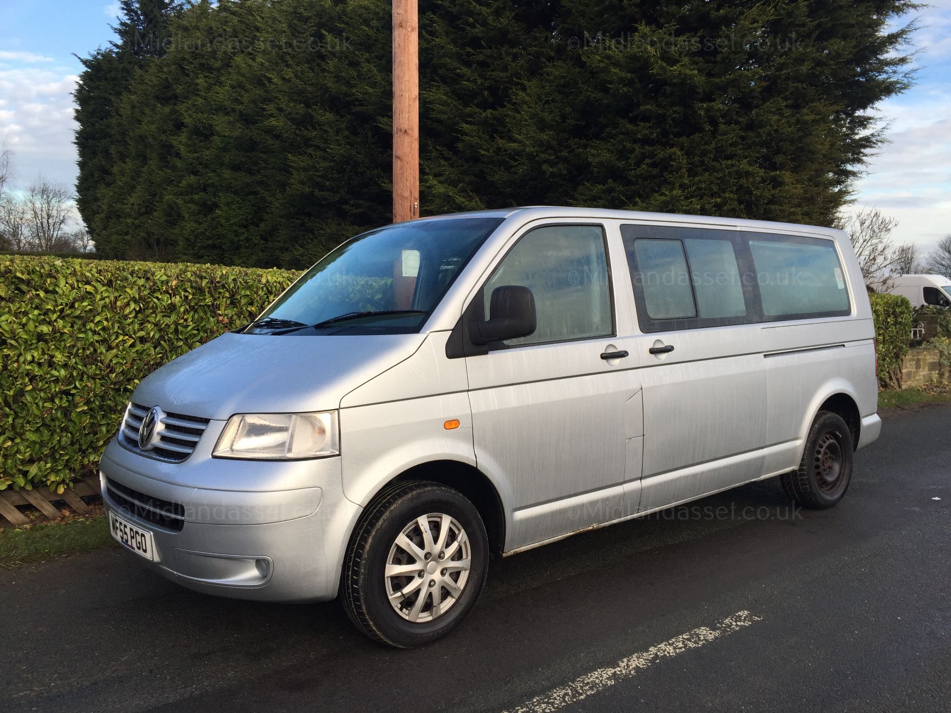 2005/55 REG VOLKSWAGEN TRANSPORTER T30 104 TDI LWB 8 SEAT MINIBUS *NO VAT* - Image 2 of 7