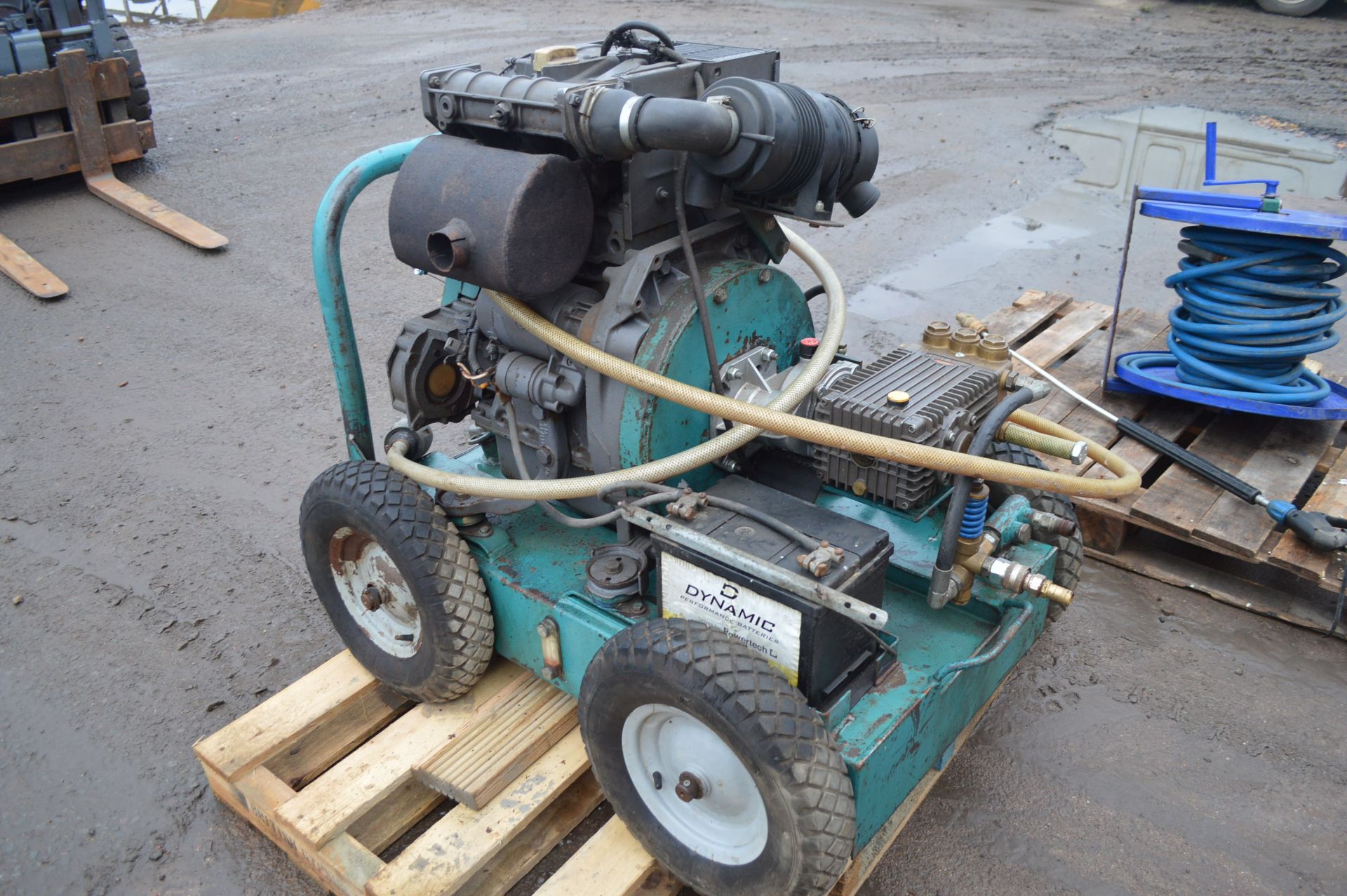 WHEELED DIESEL PRESSURE WASHER *NO VAT* - Image 2 of 9