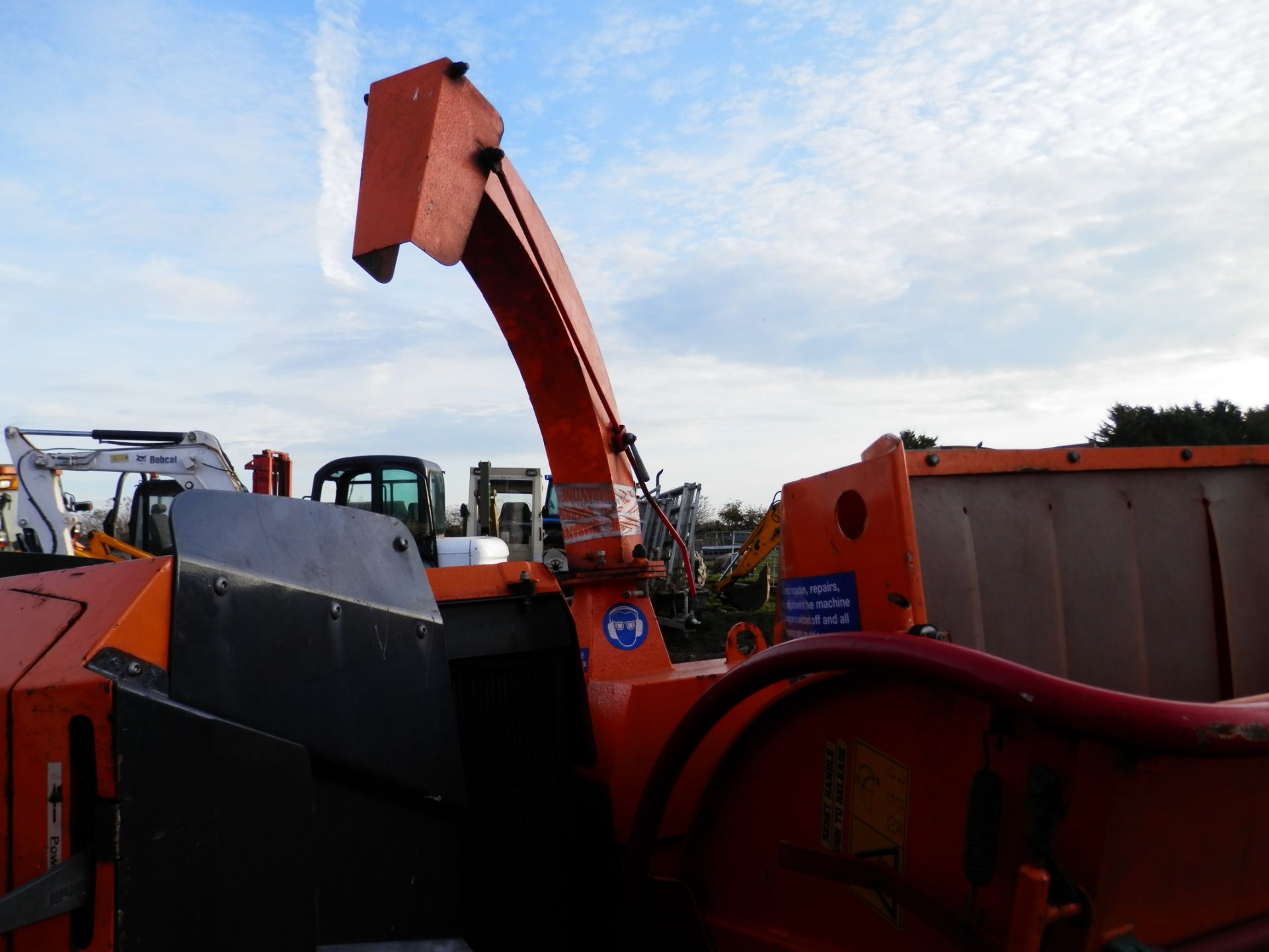 2011 JENSEN TURNTABLE WOOD CHIPPER/SHREDDER. GOOD WORKING ORDER,