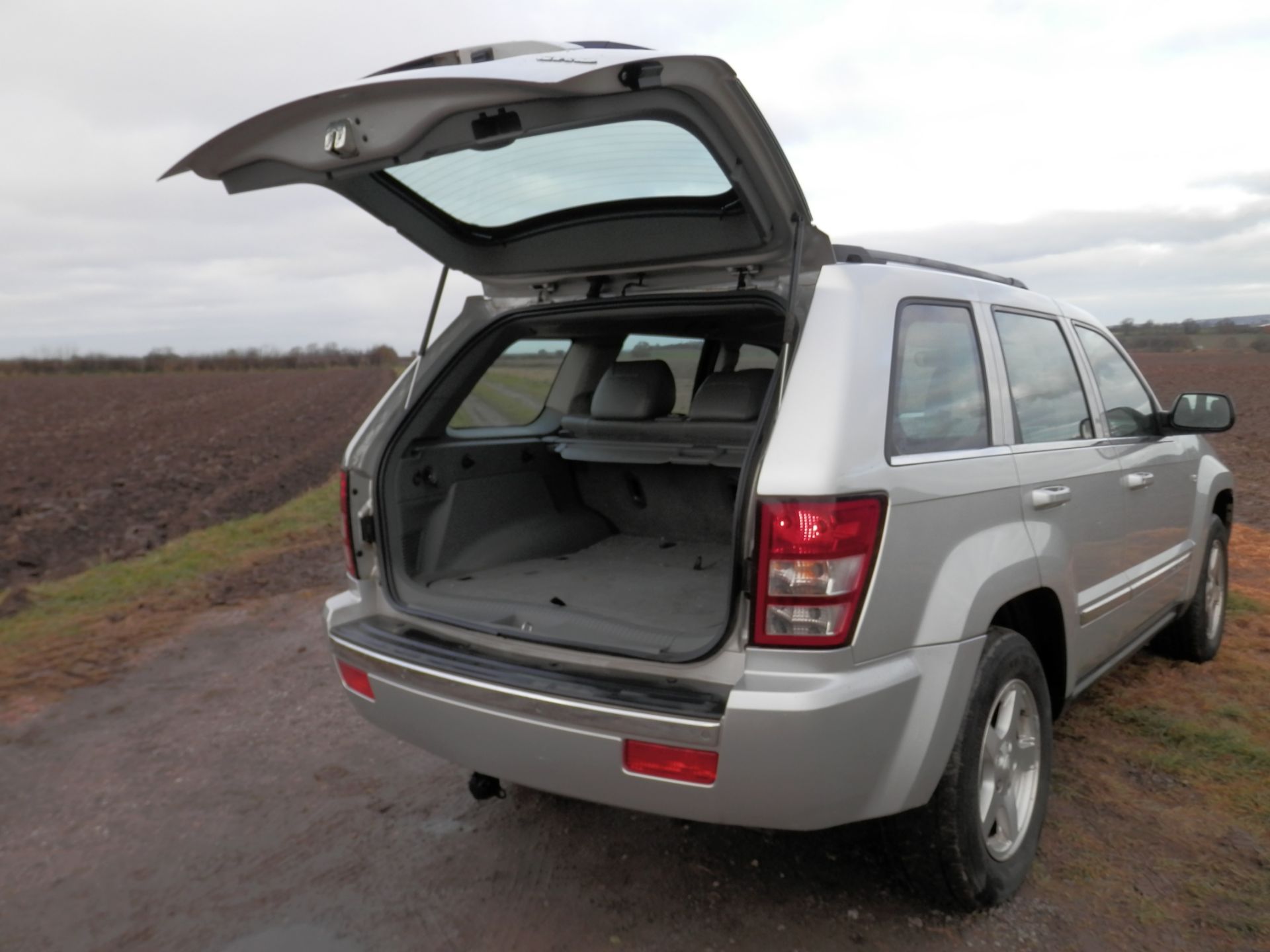 2006/56 PLATE JEEP GRAND CHEROKEE 3.0 CRD V6 TURBO DIESEL AUTO. ONLY 92K MILES. 12 MONTHS MOT - Image 9 of 28