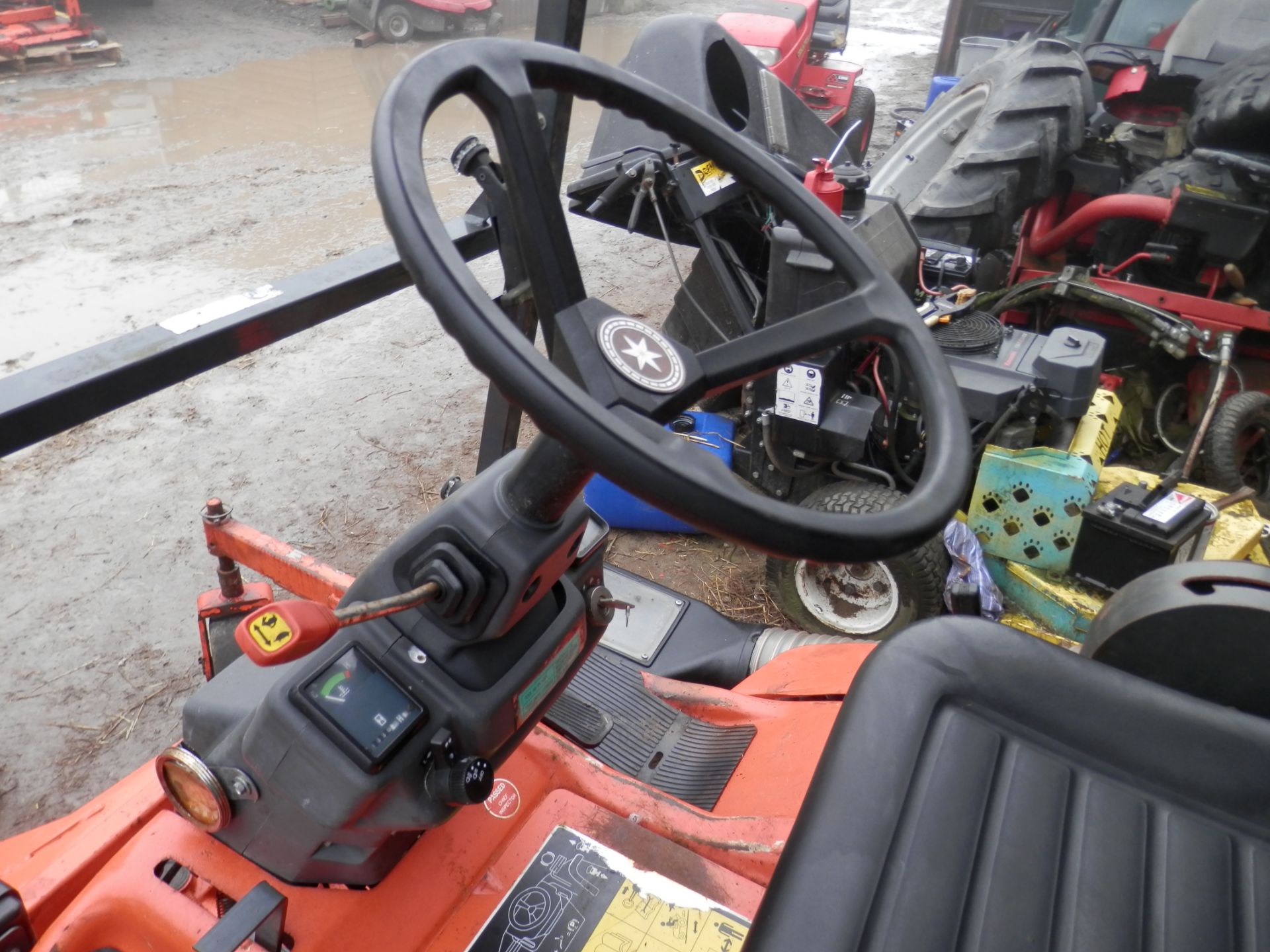 2004 KUBOTA RIDE ON MOWER GCD 660-F DIESEL HYDRAULIC TIPPER, FRONT DECKS. NO VAT - Image 10 of 11