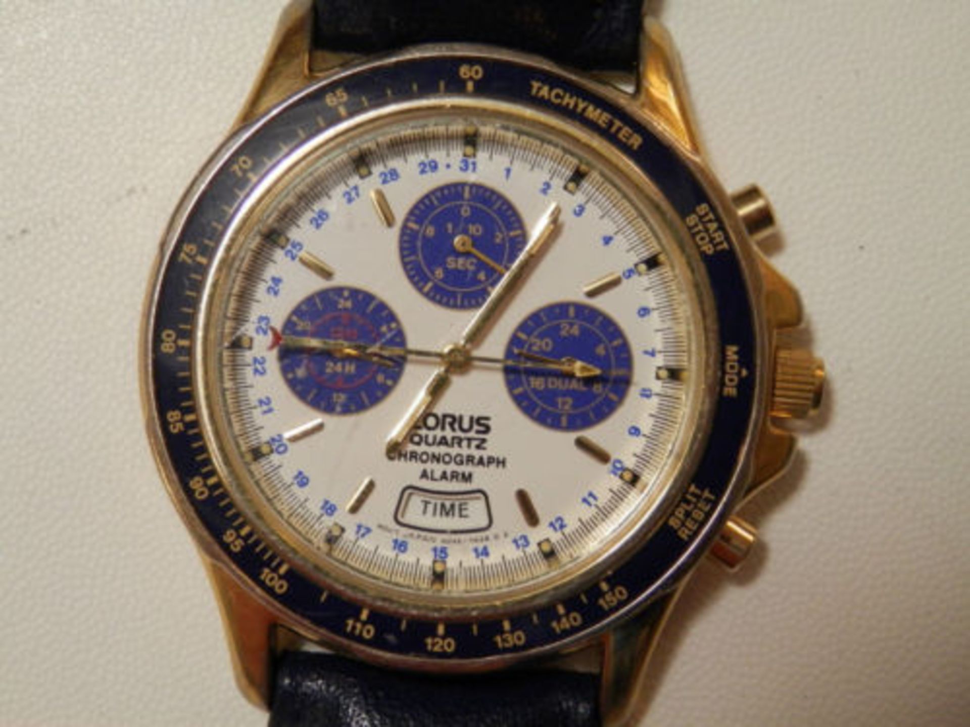RETRO GENTS LORUS 1990S MINI DIAL CHRONOGRAPH, ALARM, DATE WATCH. KEEPING TIME. - Image 10 of 11