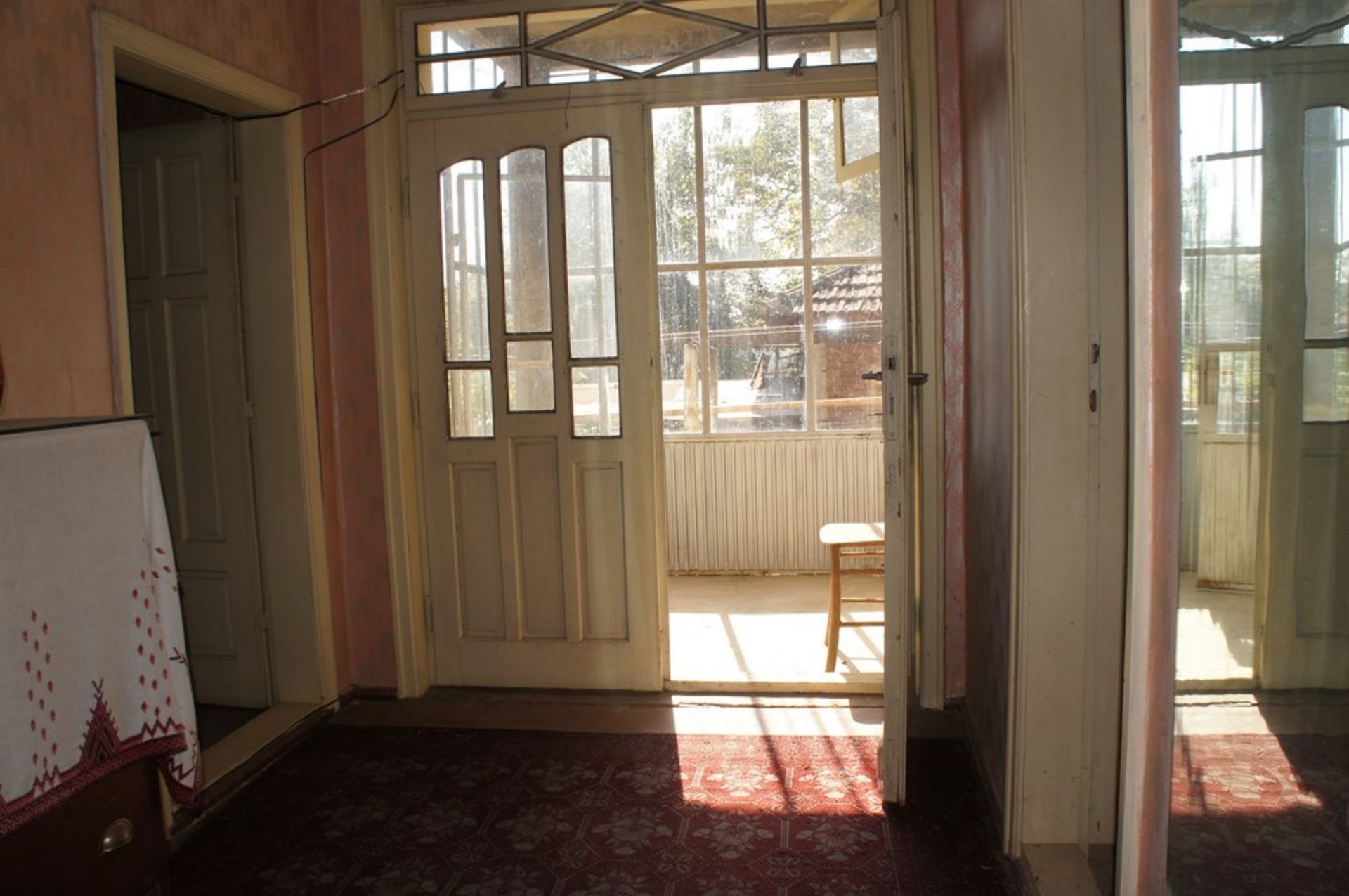 BIG FREEHOLD HOME AND LAND IN SLOMER, BULGARIA - Image 26 of 42